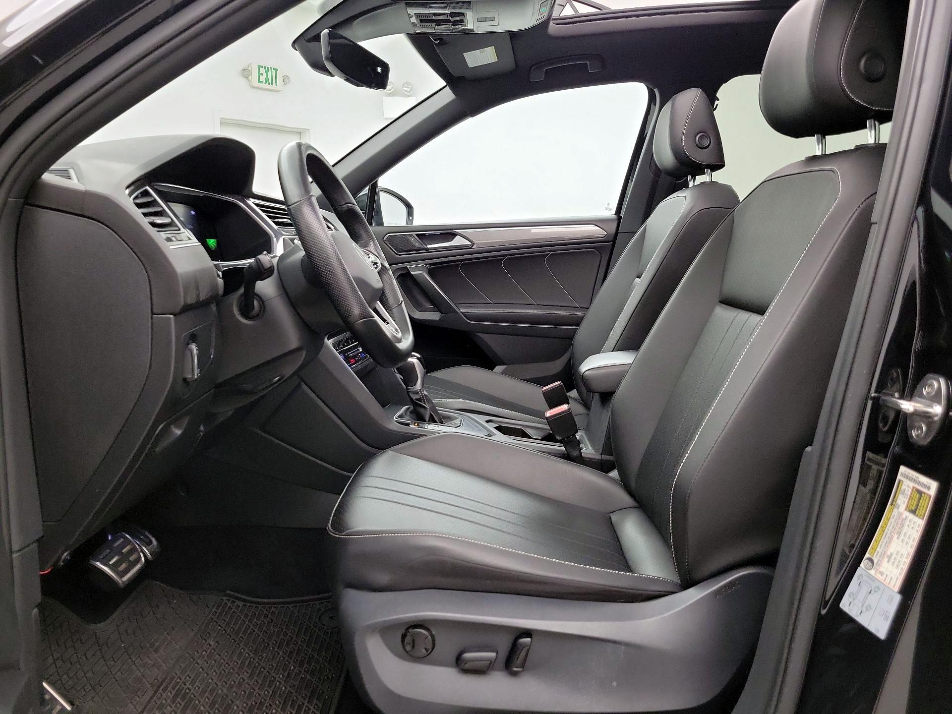 Thumbnail: 2022 Volkswagen Tiguan - 11