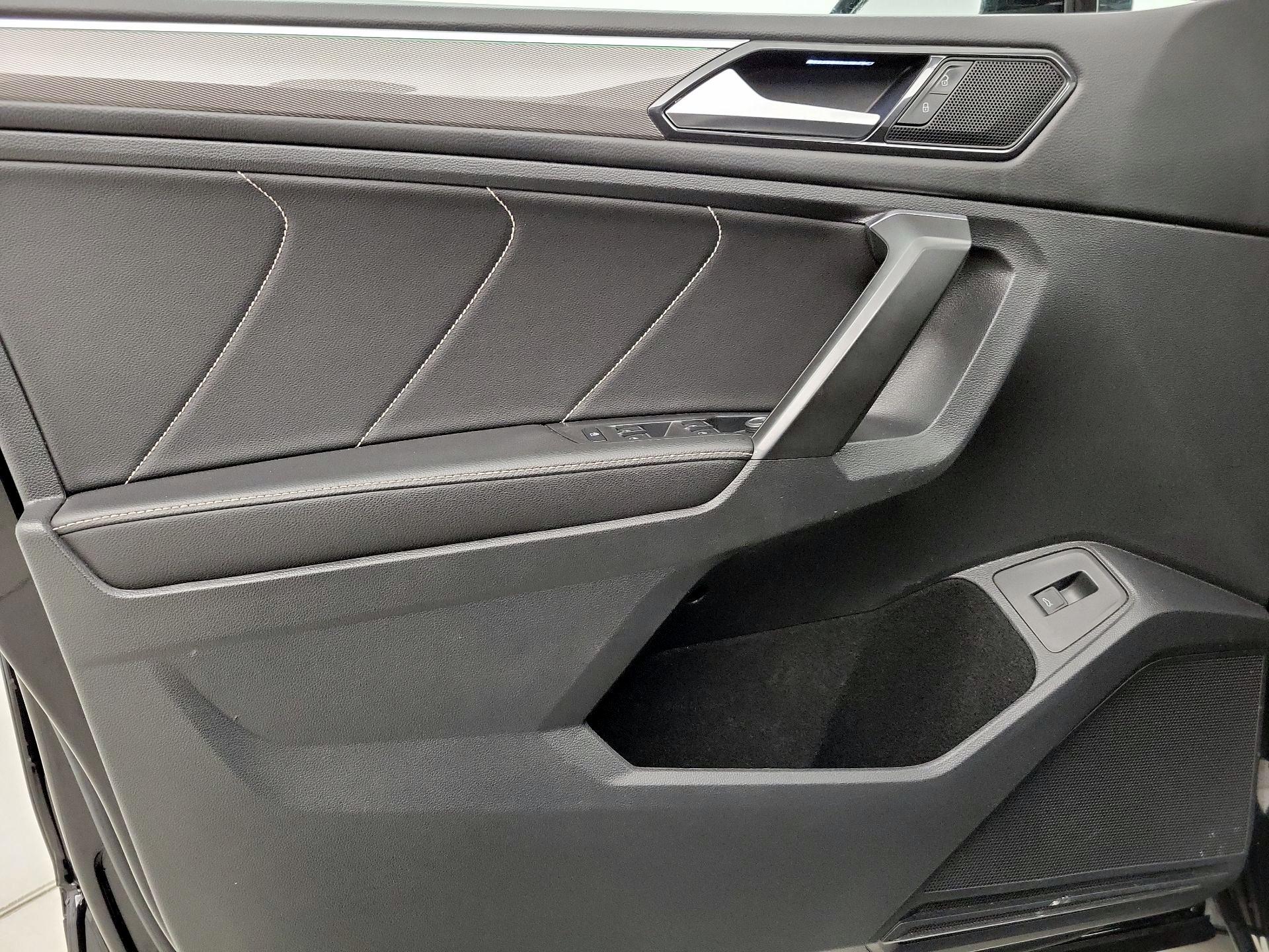 Thumbnail: 2022 Volkswagen Tiguan - 12