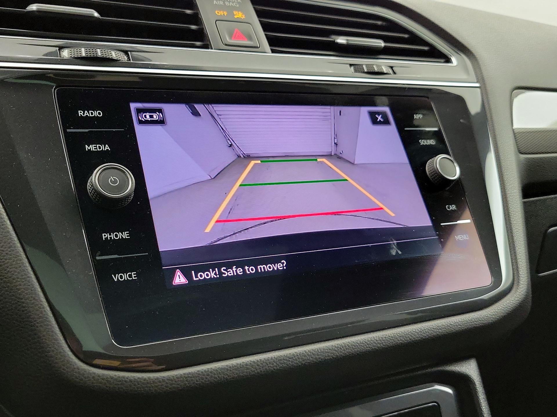 Thumbnail: 2022 Volkswagen Tiguan - 14