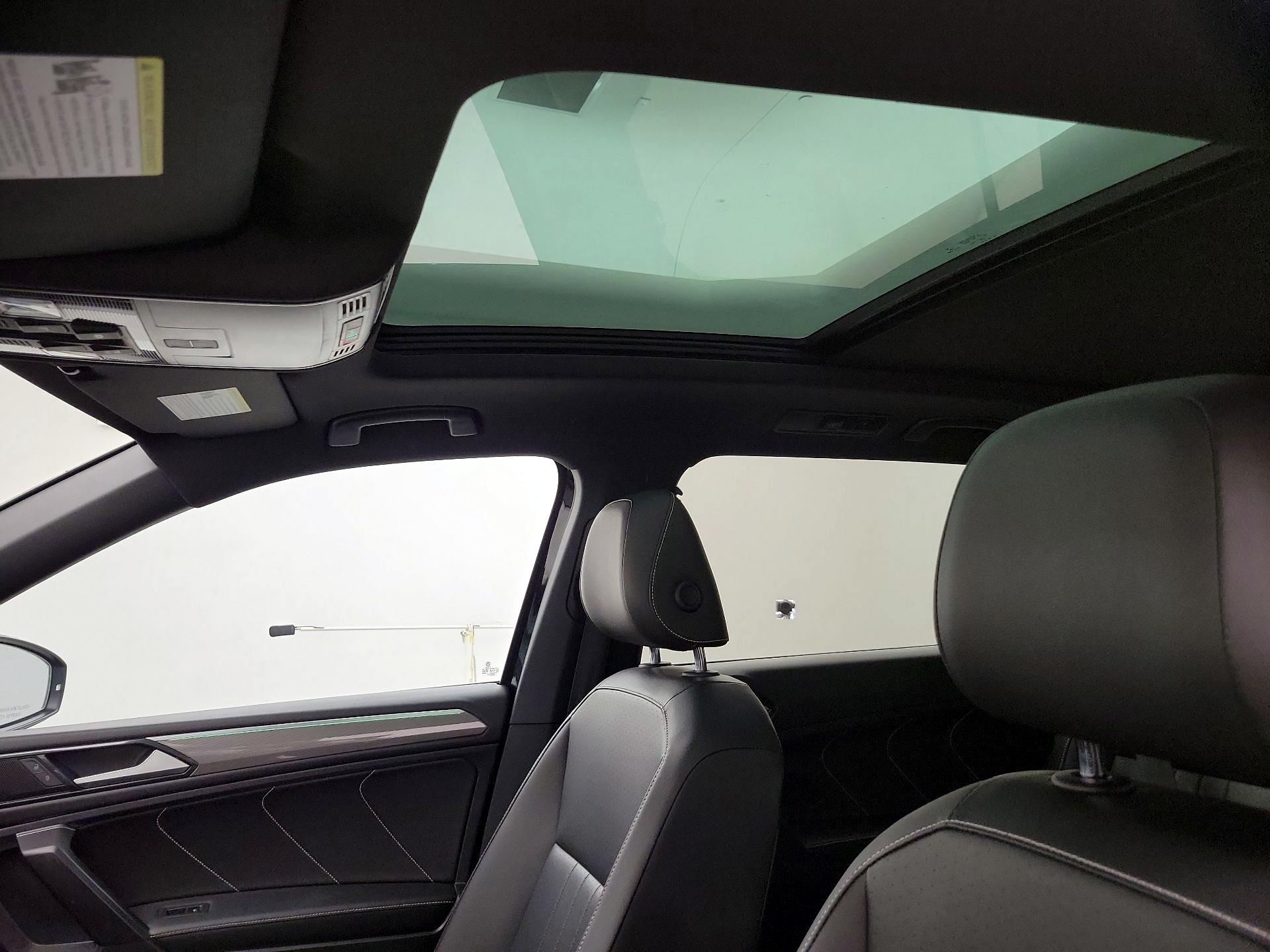 Thumbnail: 2022 Volkswagen Tiguan - 19