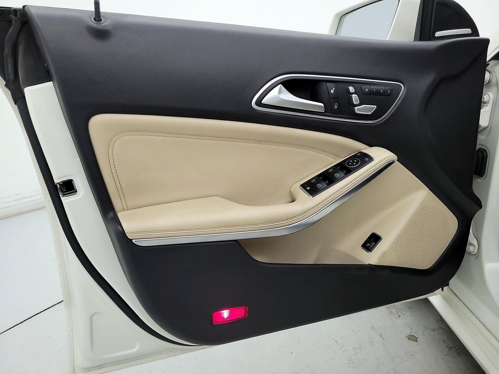 Thumbnail: 2017 Mercedes-Benz CLA - 12