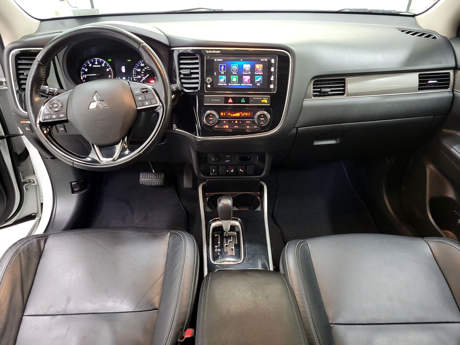 Thumbnail: 2019 Mitsubishi Outlander - 9