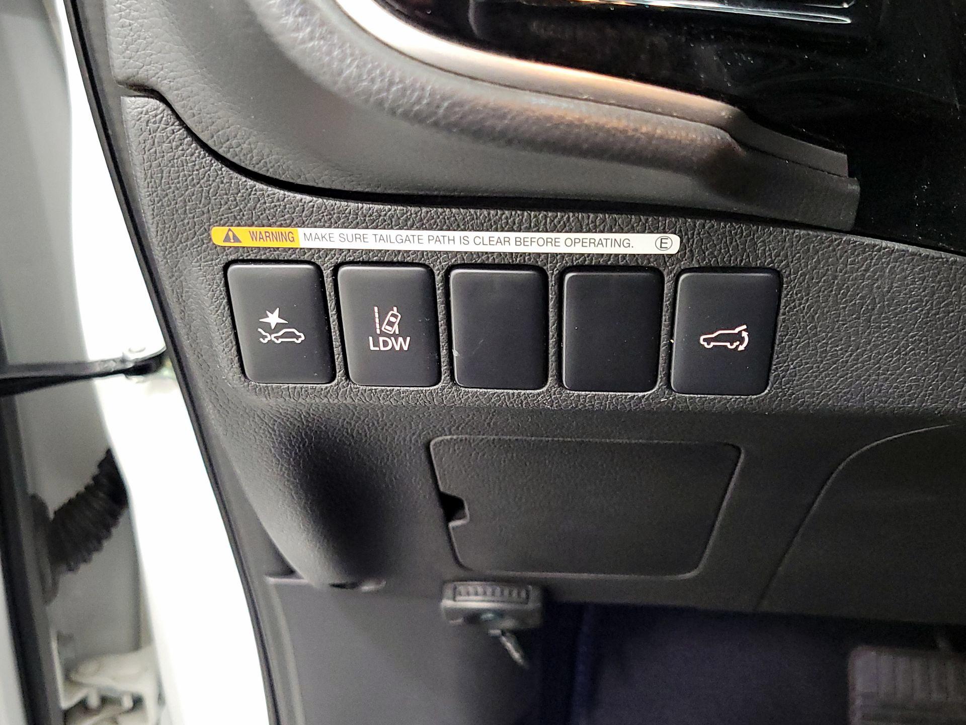 Thumbnail: 2019 Mitsubishi Outlander - 13