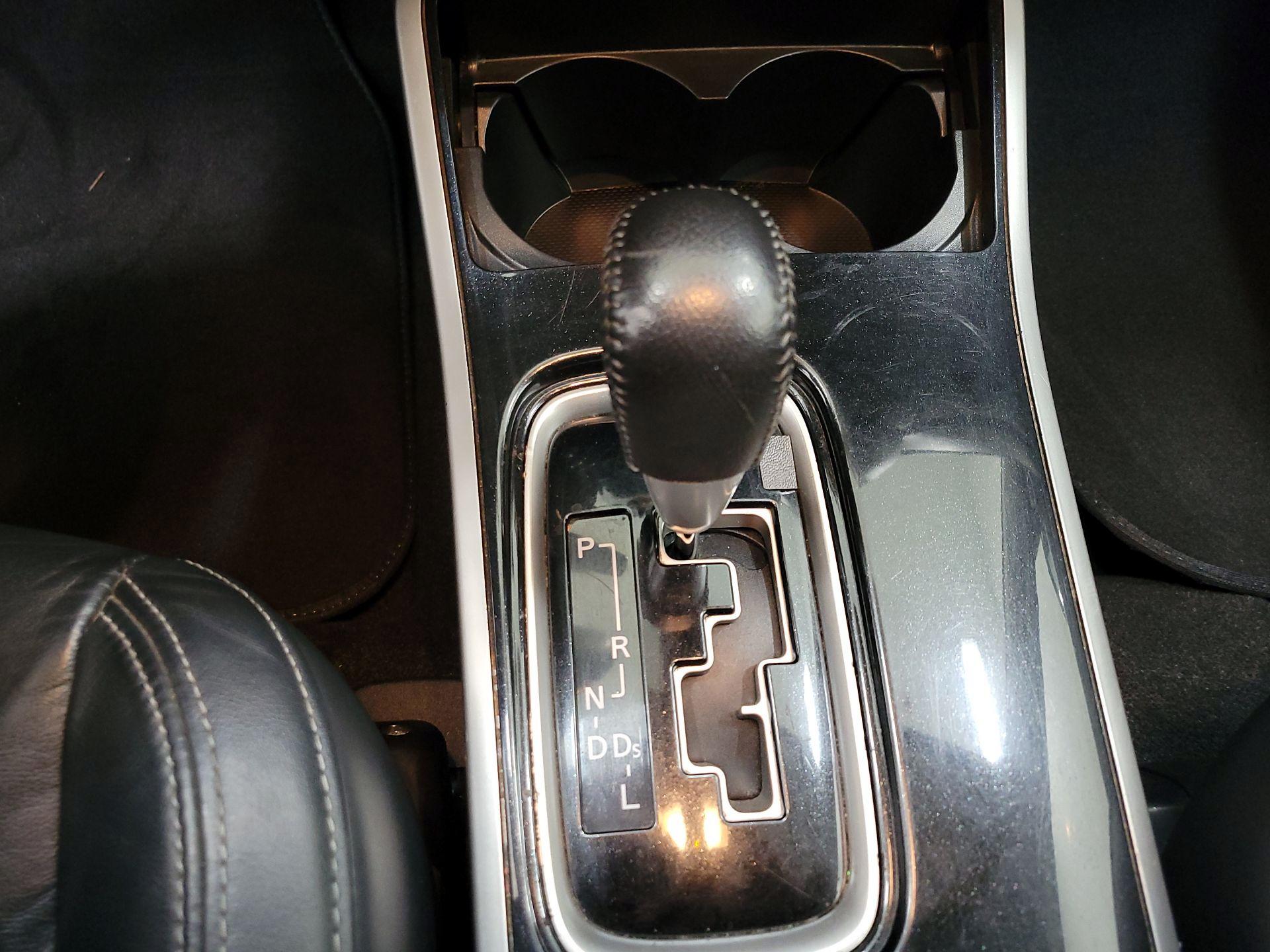 Thumbnail: 2019 Mitsubishi Outlander - 17