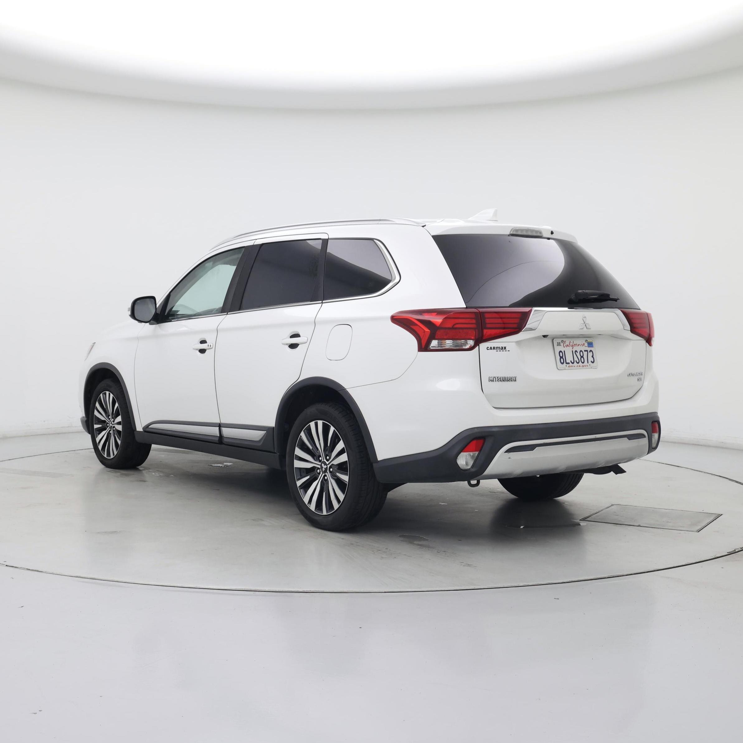Thumbnail: 2019 Mitsubishi Outlander - 2