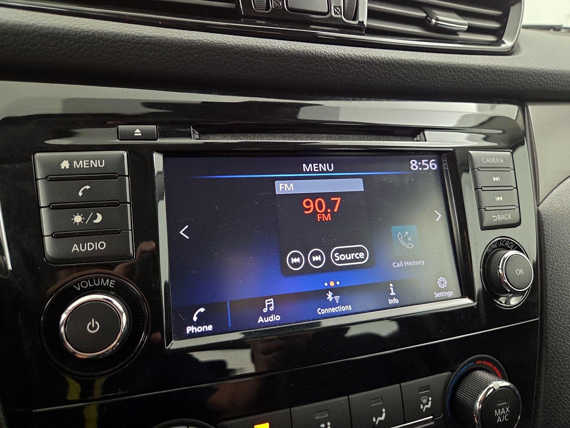 Thumbnail: 2021 Nissan Rogue Sport - 15