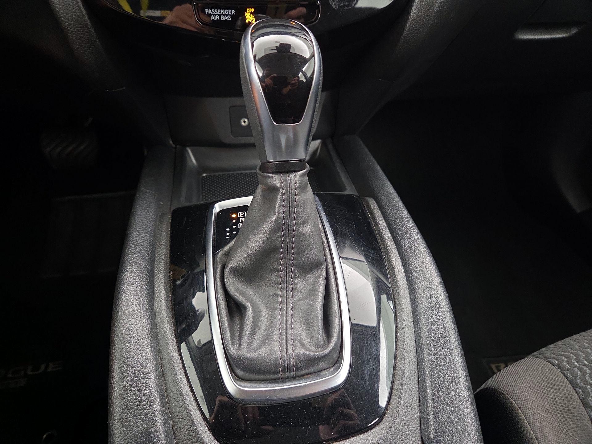 Thumbnail: 2021 Nissan Rogue Sport - 17