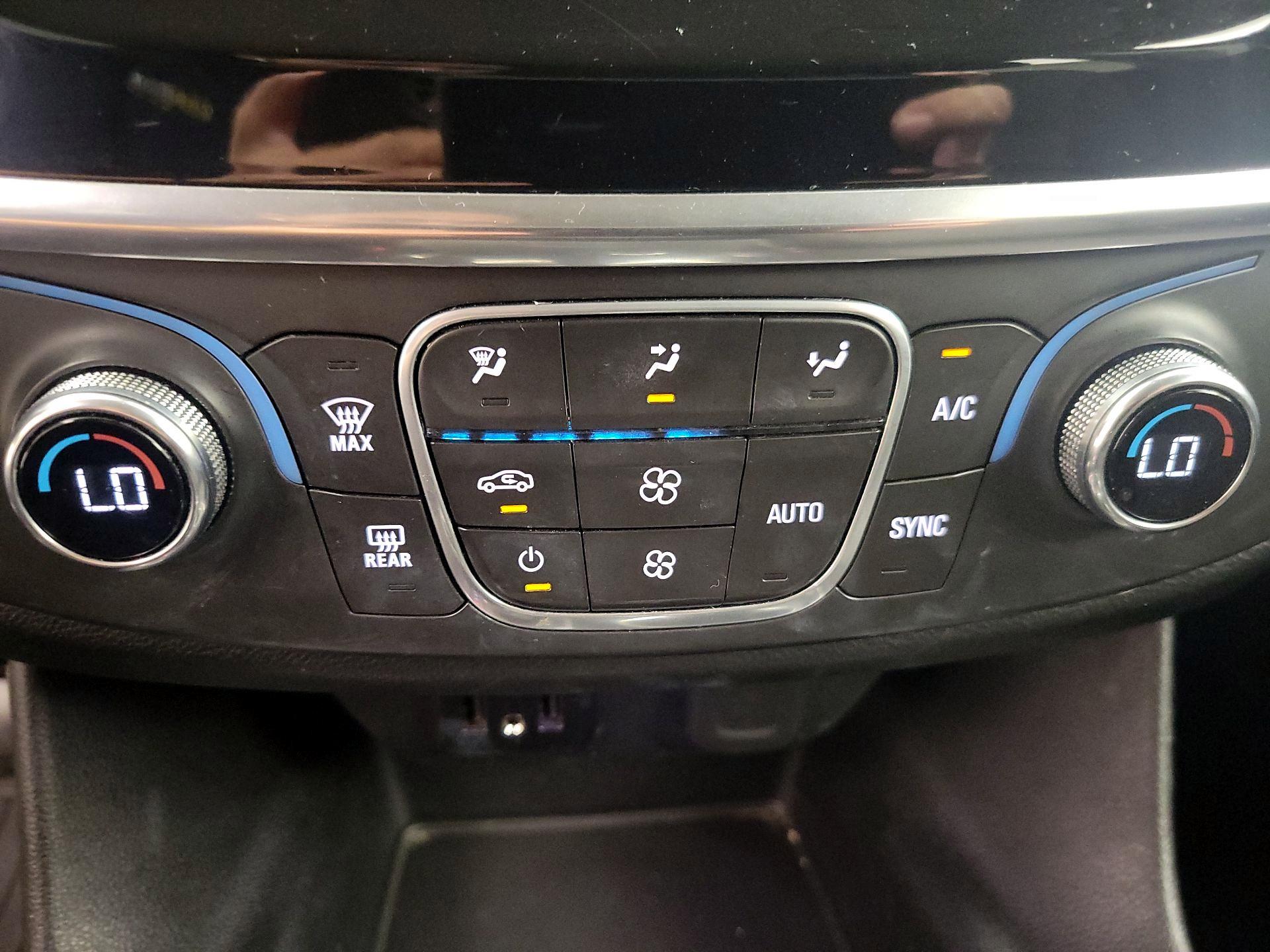 Thumbnail: 2020 Chevrolet Traverse - 16