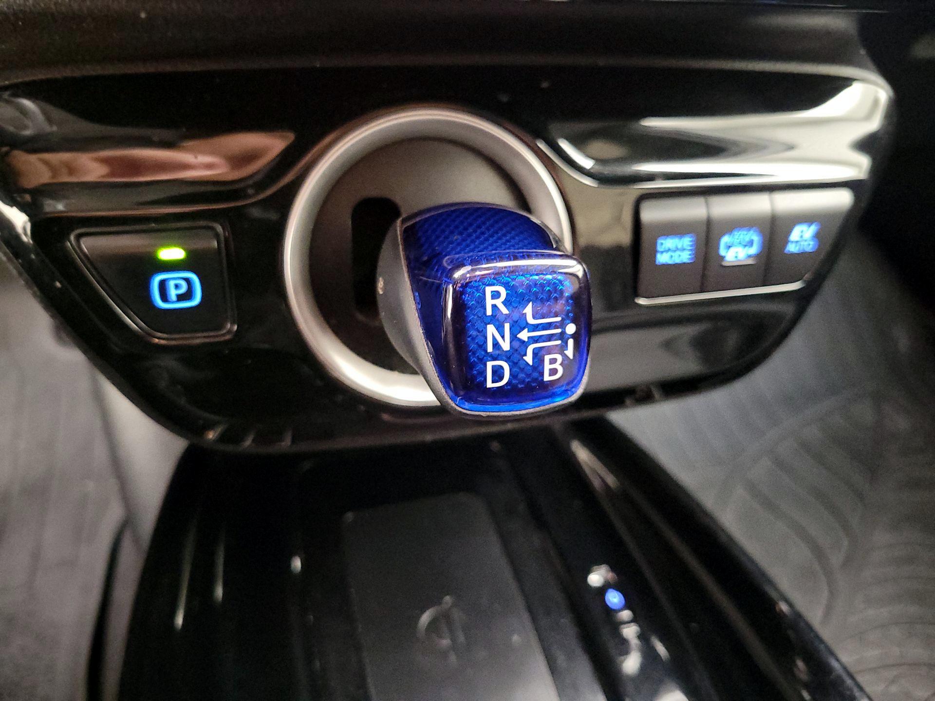 Thumbnail: 2020 Toyota Prius Prime - 17