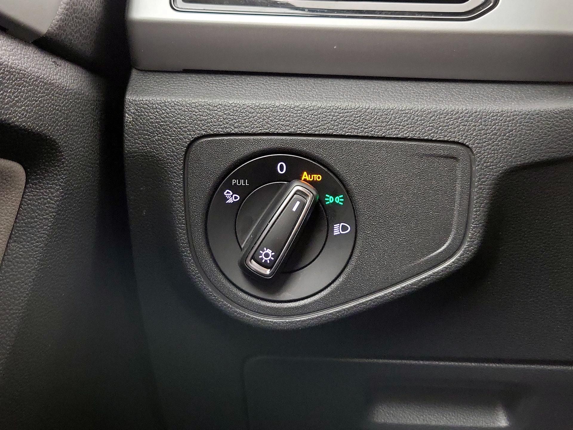 Thumbnail: 2022 Volkswagen Atlas - 13