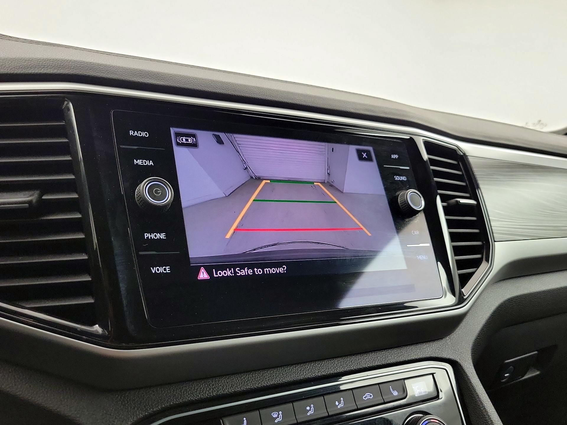 Thumbnail: 2022 Volkswagen Atlas - 14