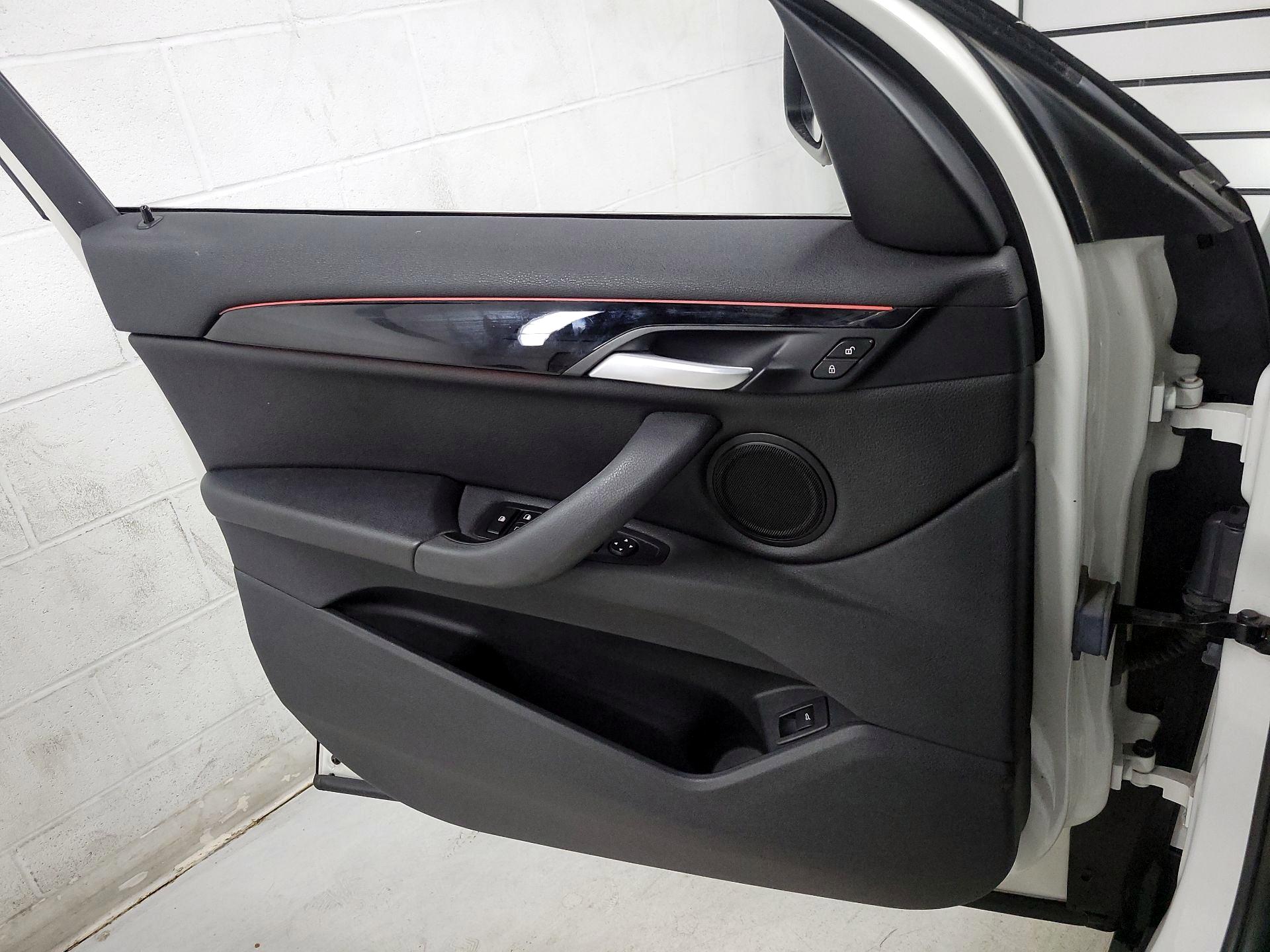 Thumbnail: 2017 BMW X1 - 10