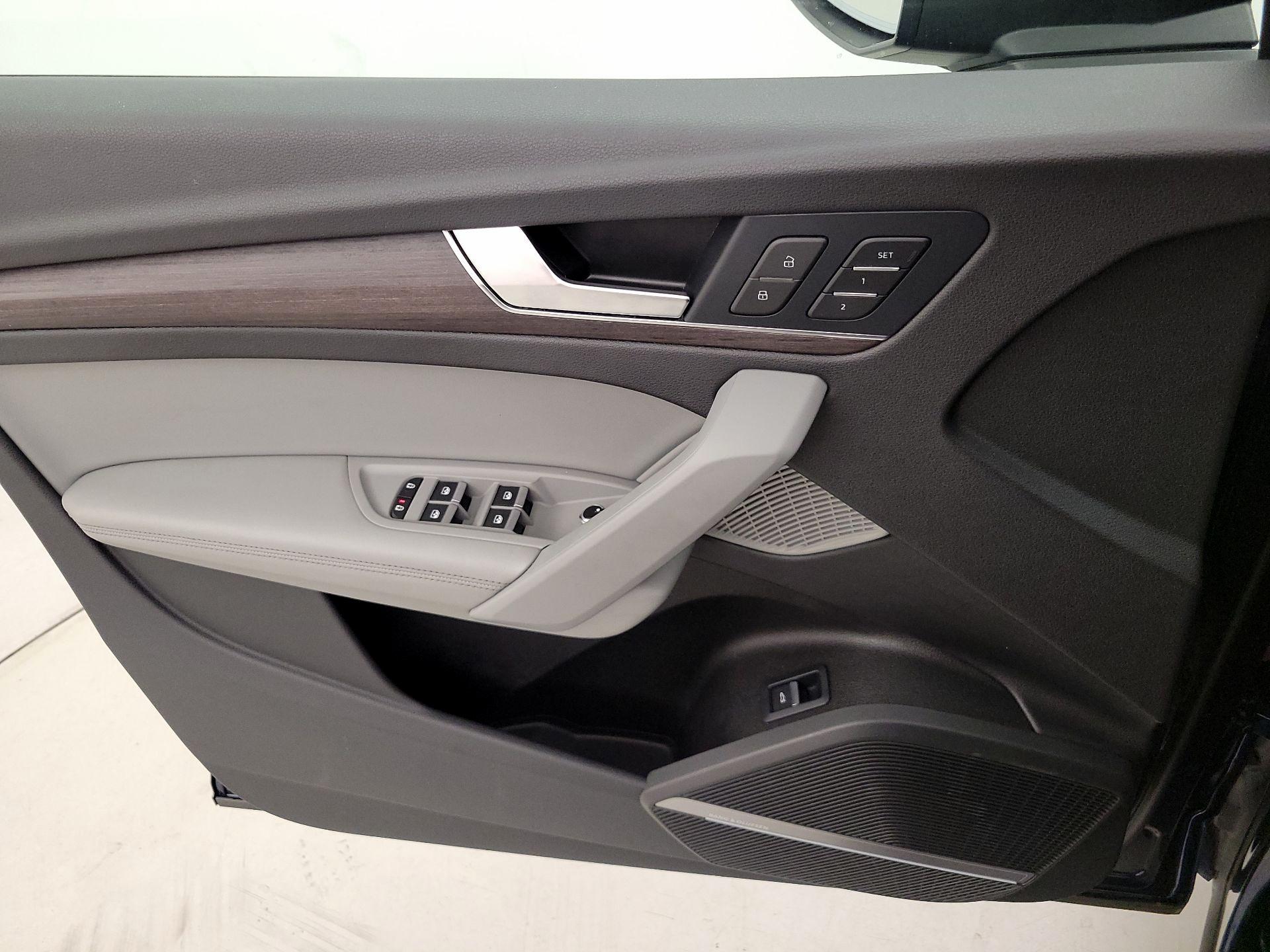 Thumbnail: 2022 Audi Q5 - 12