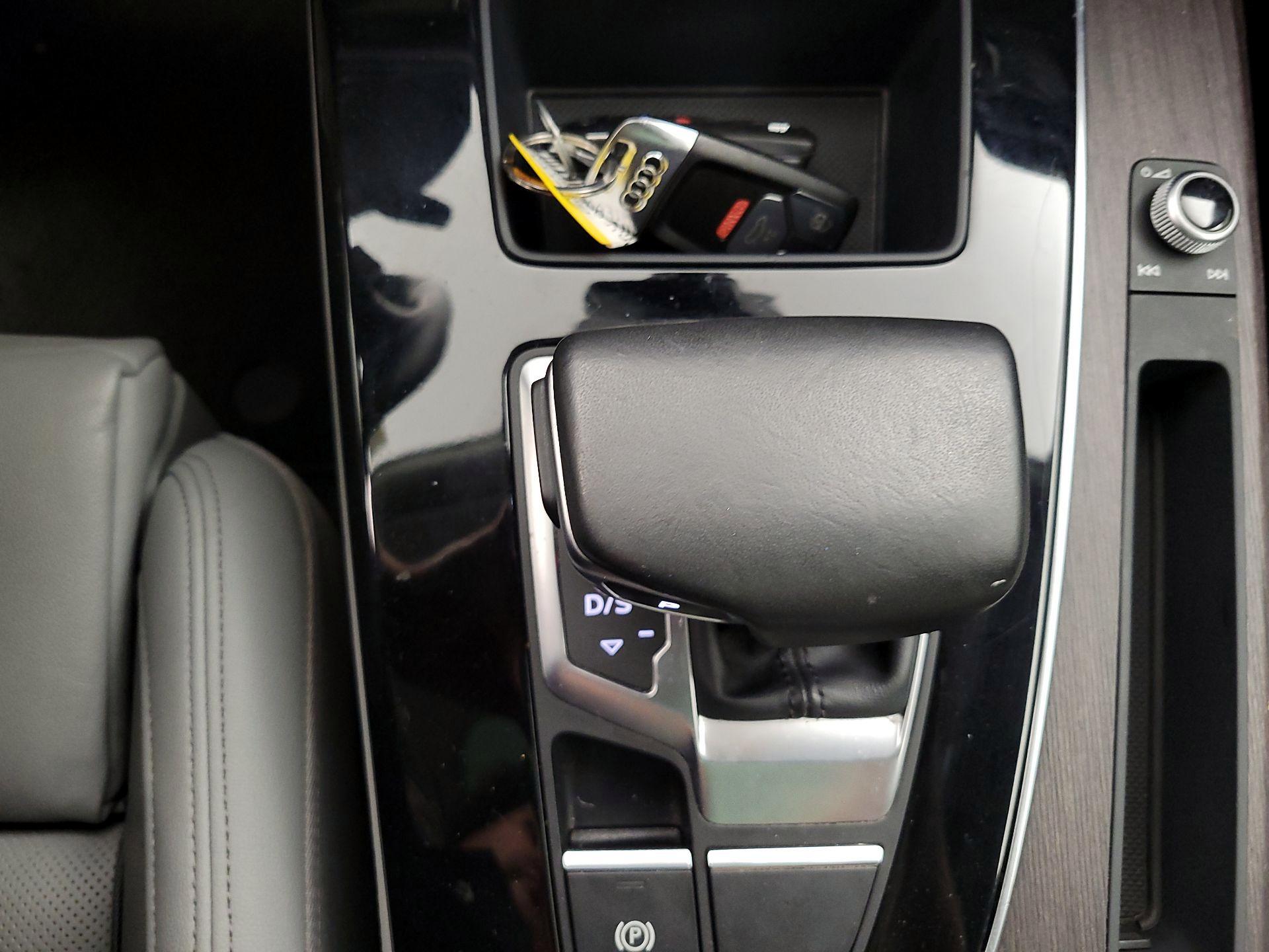 Thumbnail: 2022 Audi Q5 - 17