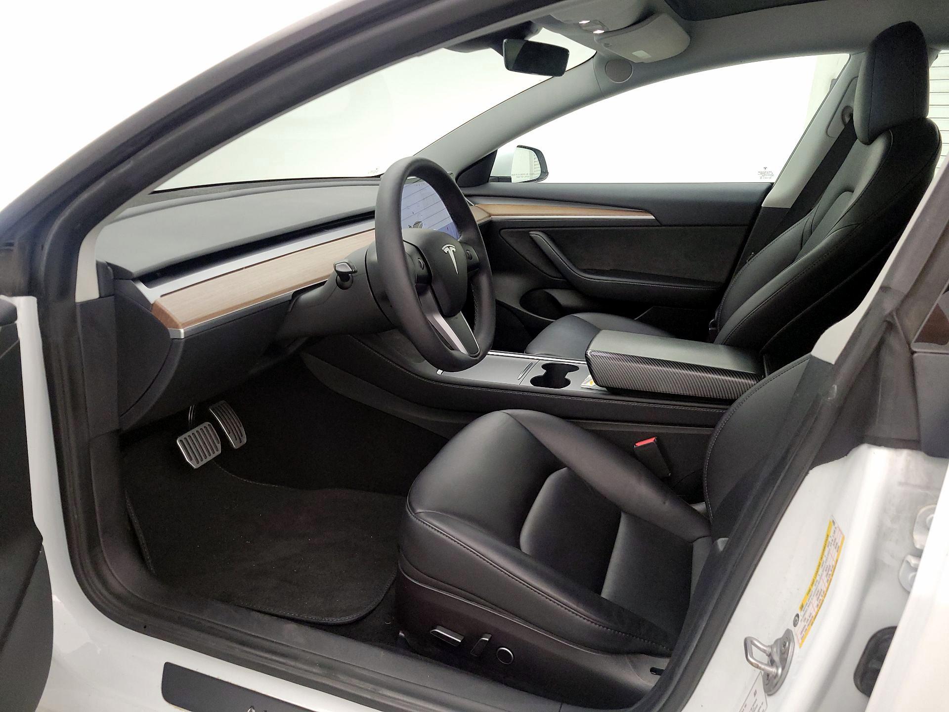 Thumbnail: 2022 Tesla Model 3 - 11
