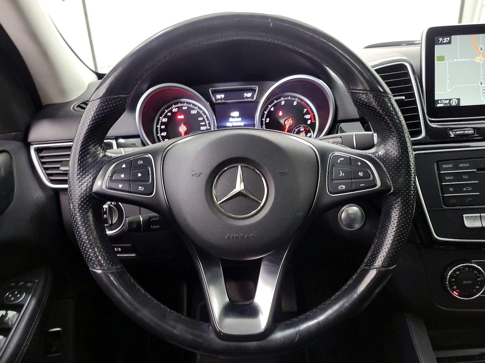 Thumbnail: 2016 Mercedes-Benz GLE - 10