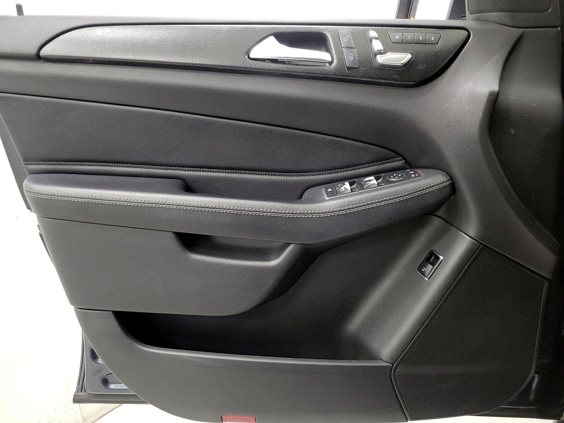 Thumbnail: 2016 Mercedes-Benz GLE - 12