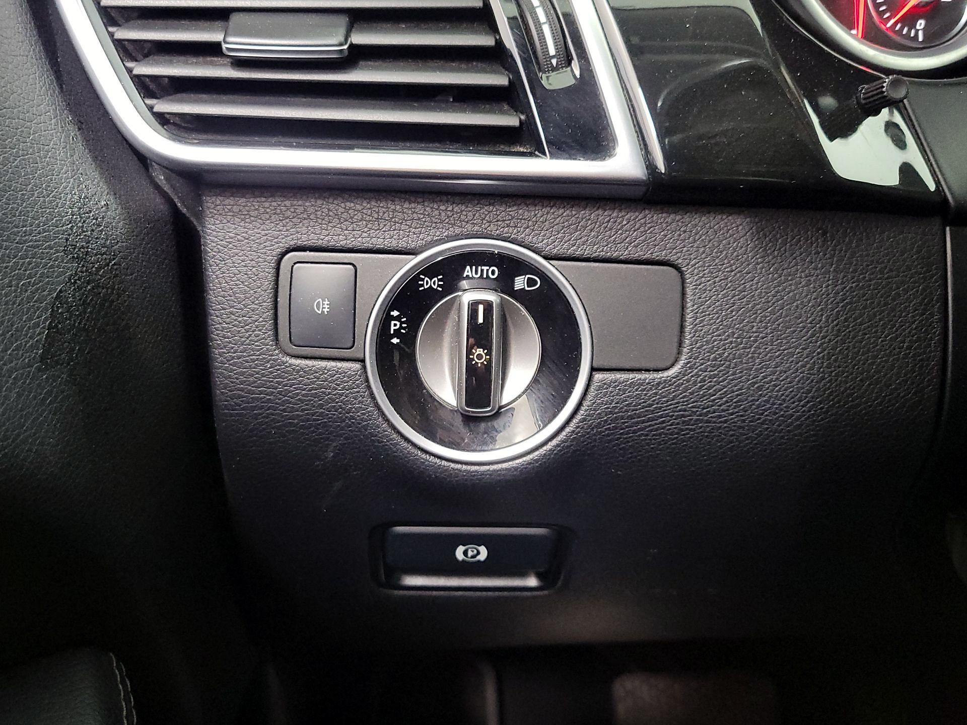 Thumbnail: 2016 Mercedes-Benz GLE - 13