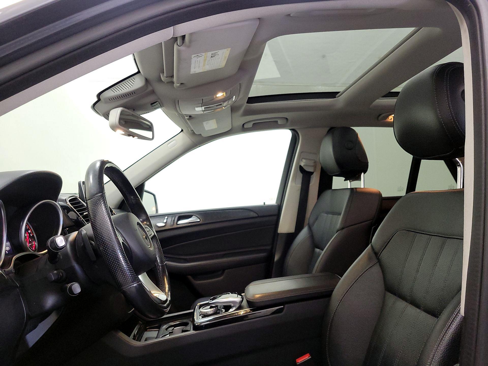 Thumbnail: 2016 Mercedes-Benz GLE - 19