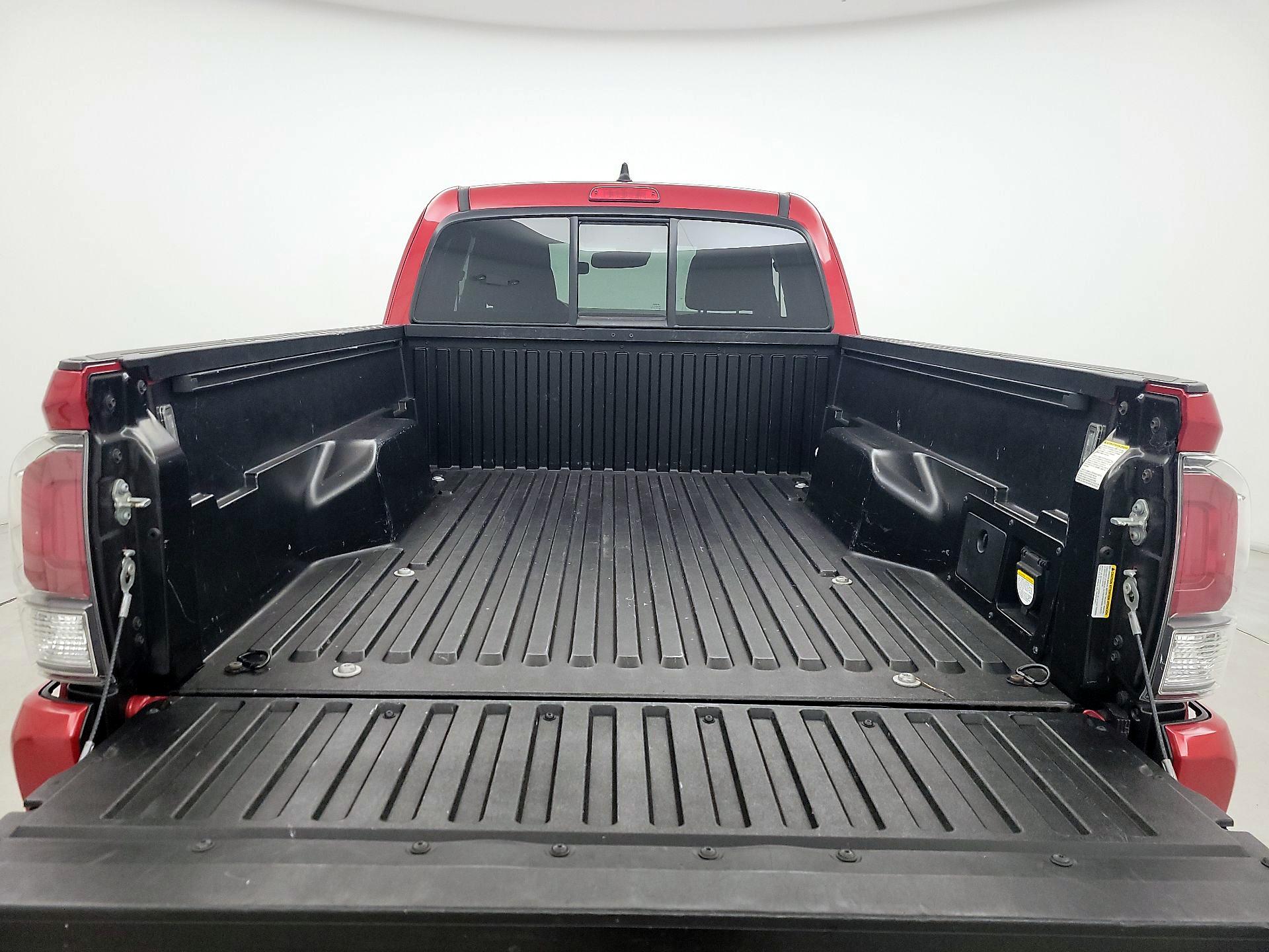 Thumbnail: 2022 Toyota Tacoma - 20