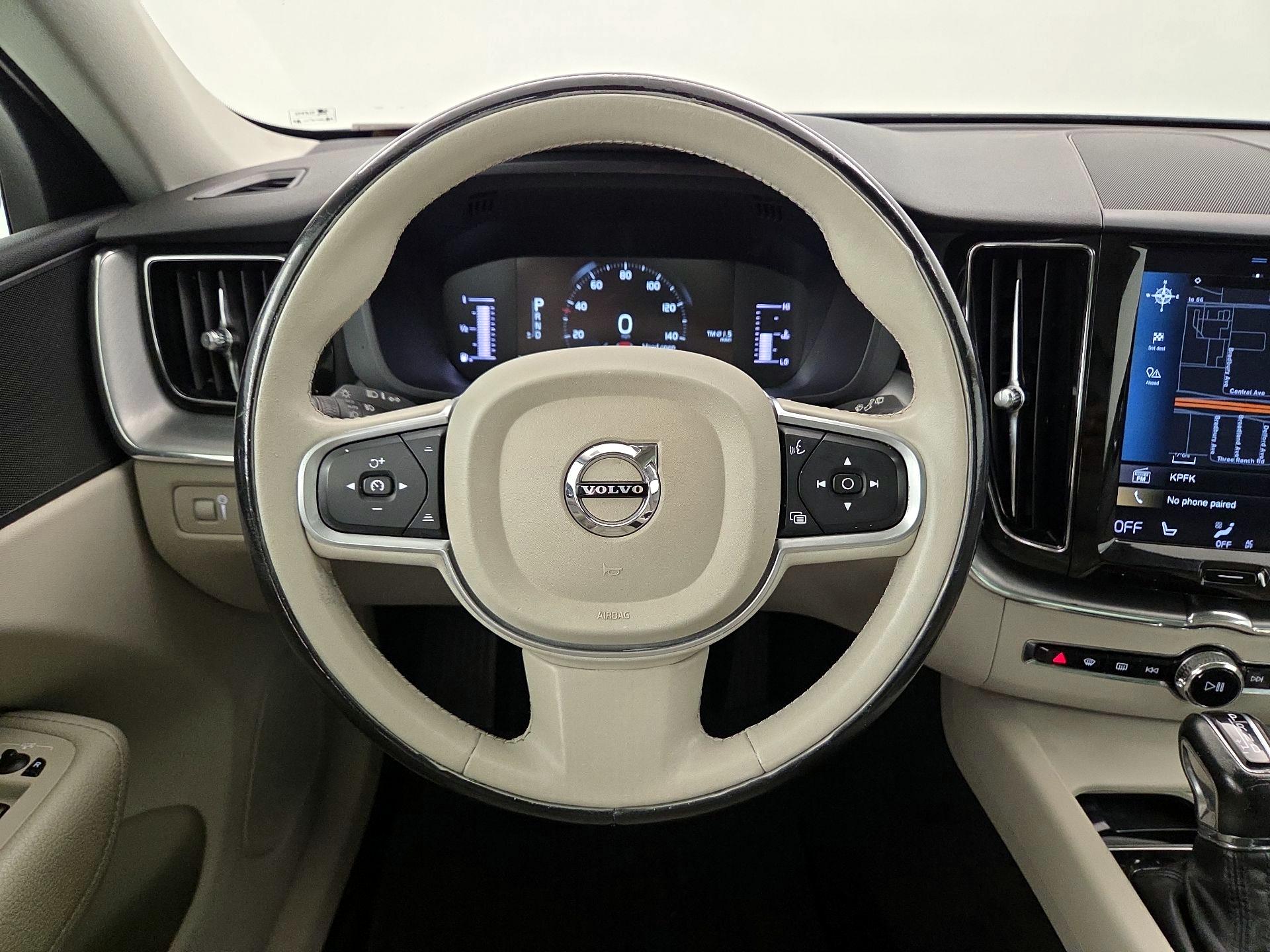 Thumbnail: 2019 Volvo XC60 - 10