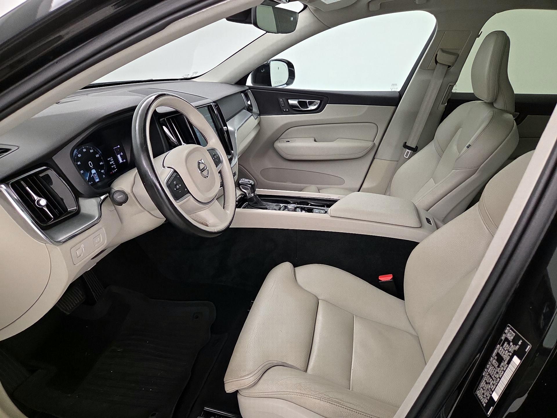 Thumbnail: 2019 Volvo XC60 - 11