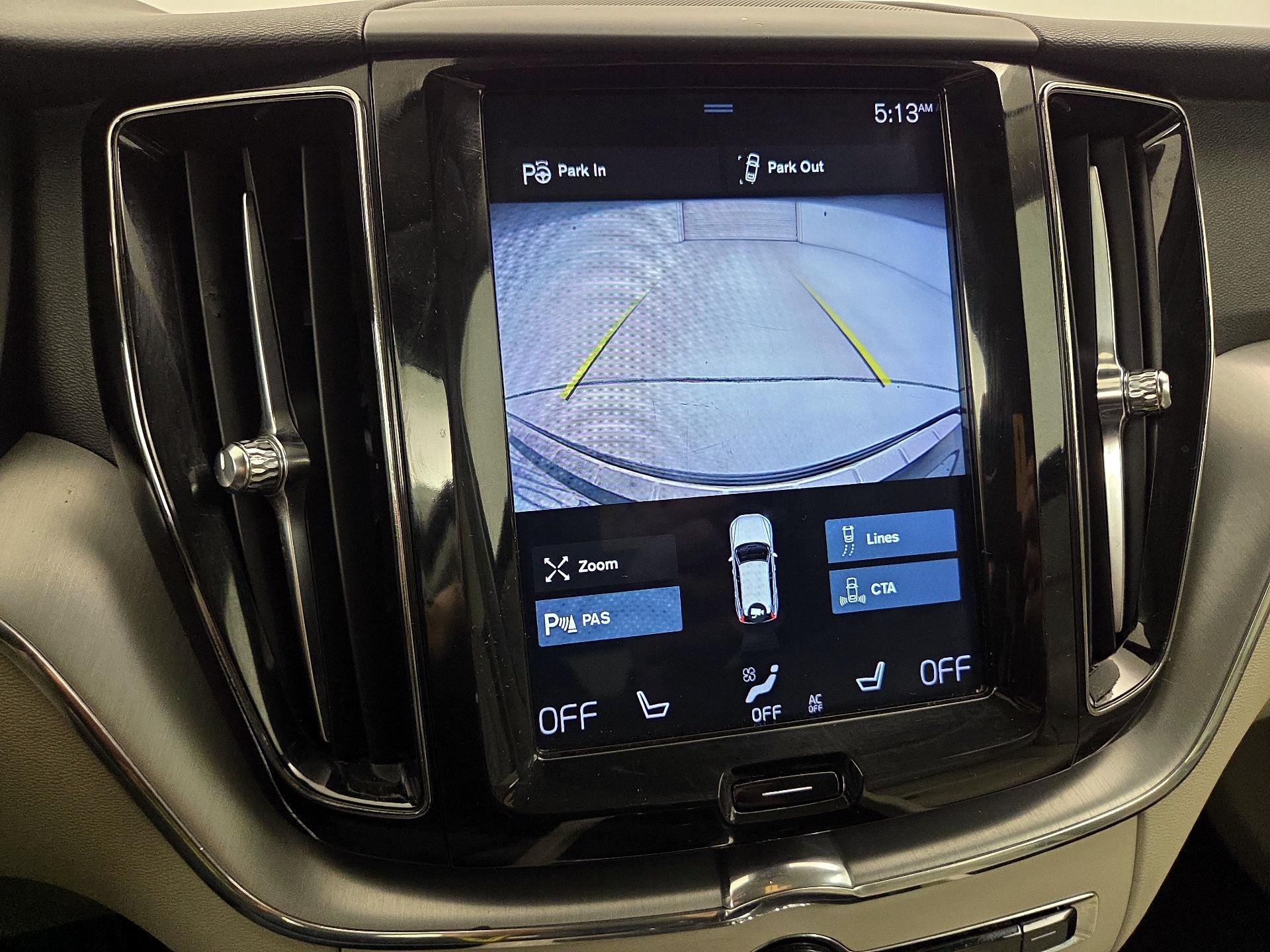 Thumbnail: 2019 Volvo XC60 - 15