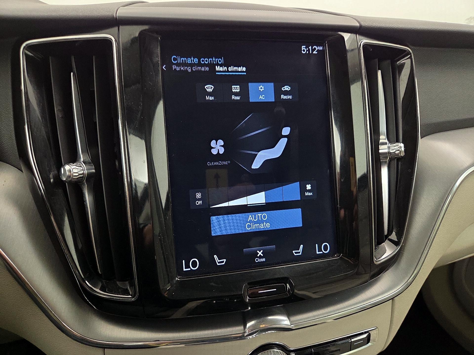 Thumbnail: 2019 Volvo XC60 - 17