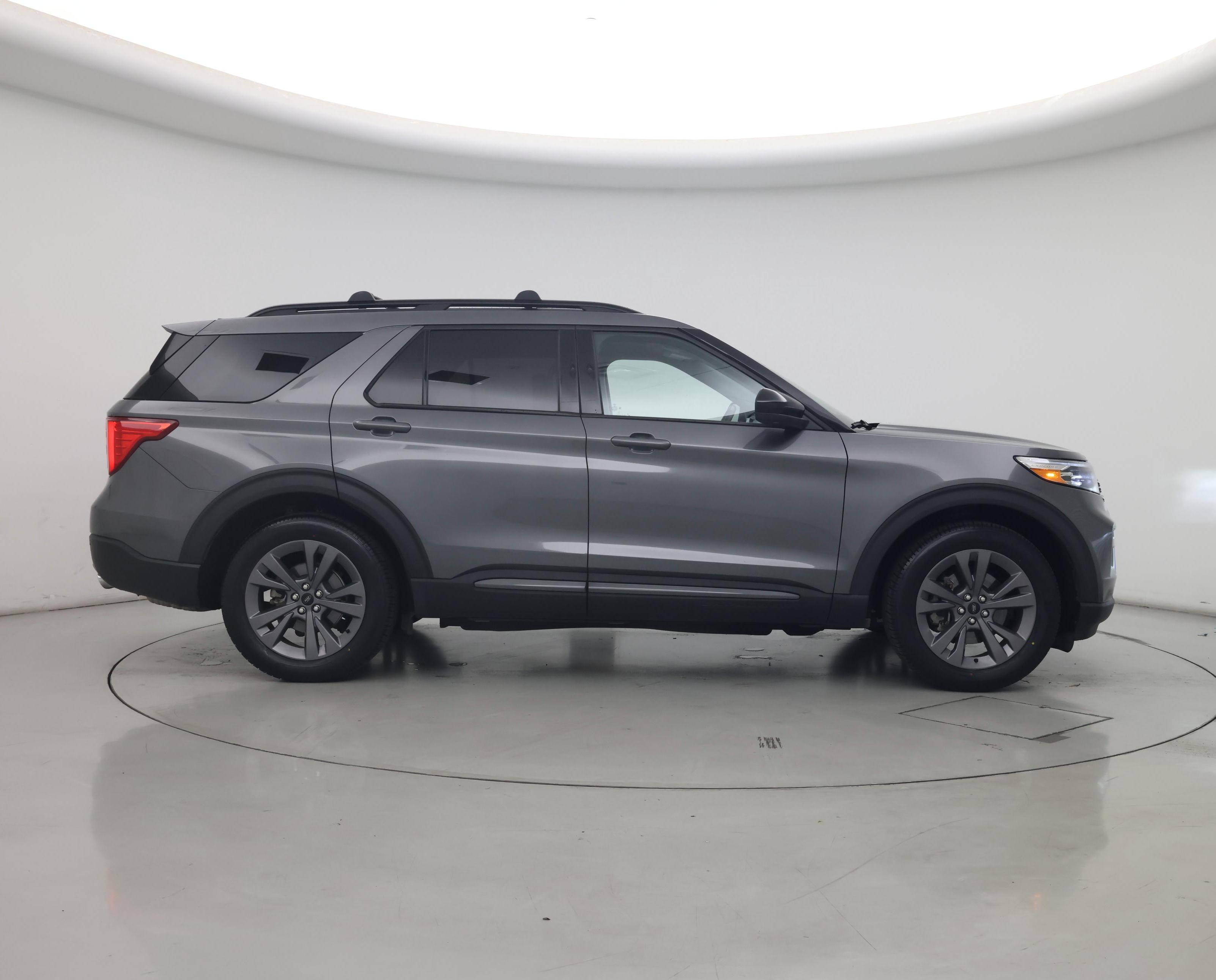 Thumbnail: 2022 Ford Explorer - 7