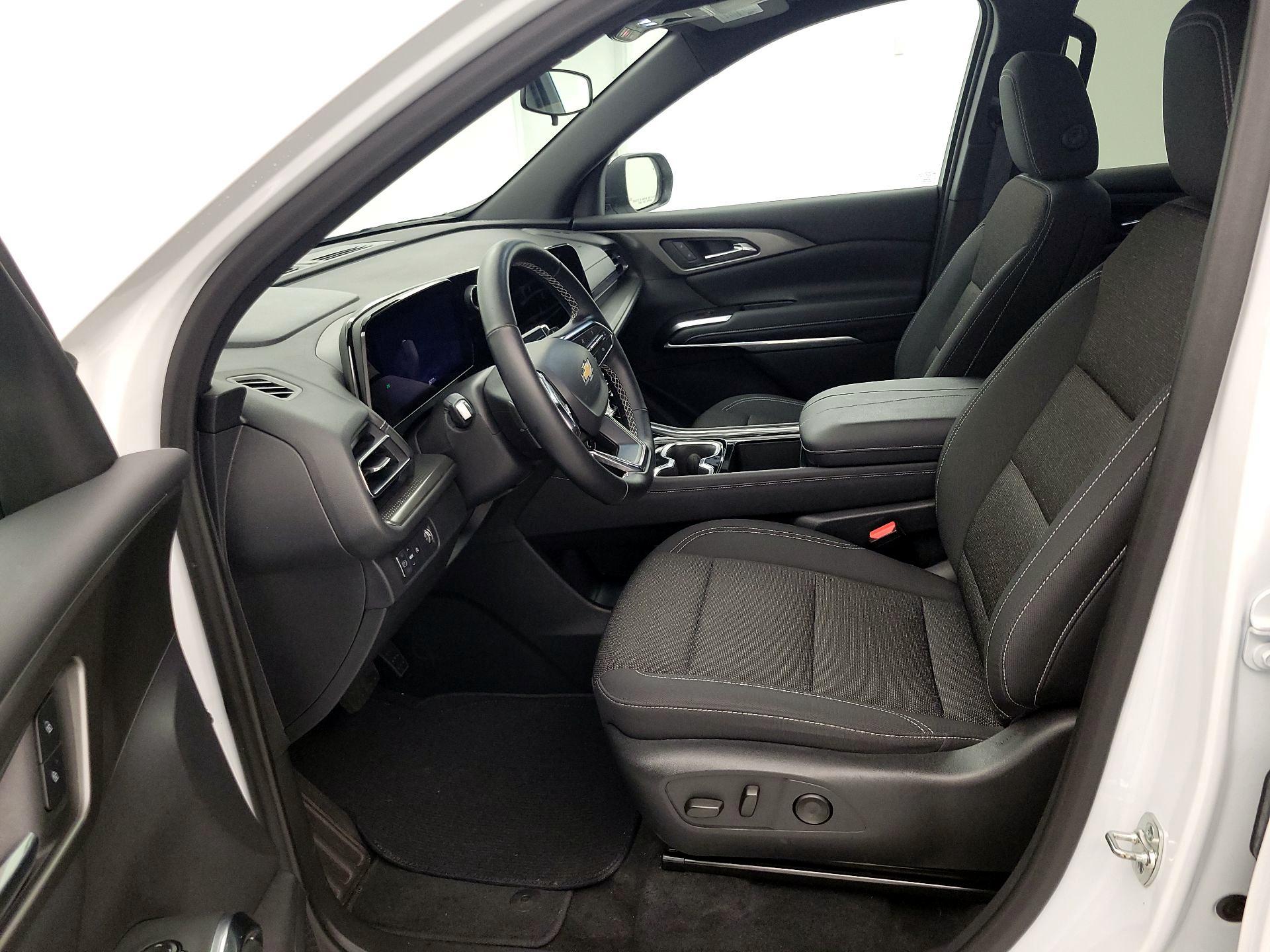 Thumbnail: 2025 Chevrolet Traverse - 11