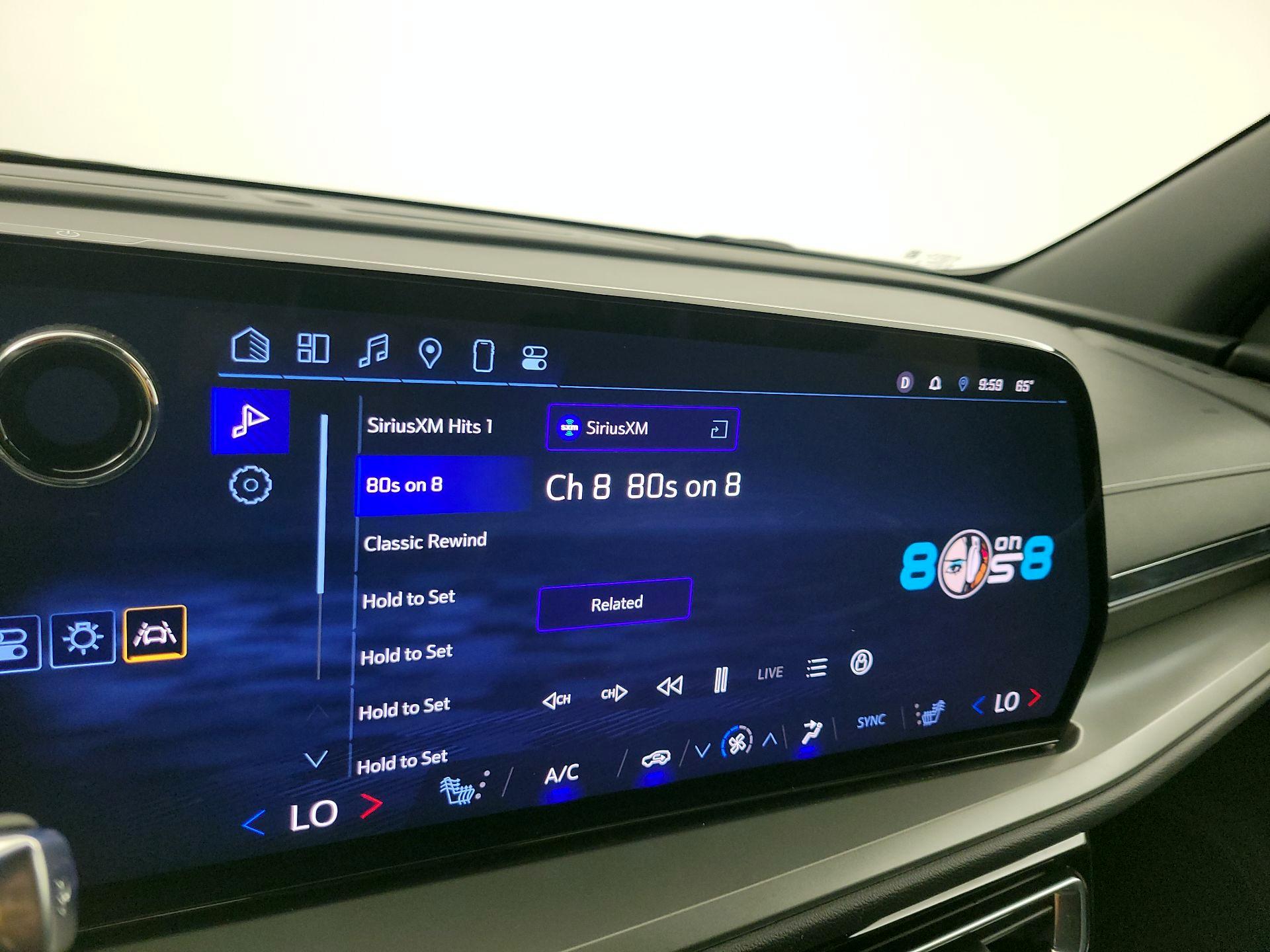 Thumbnail: 2025 Chevrolet Traverse - 15