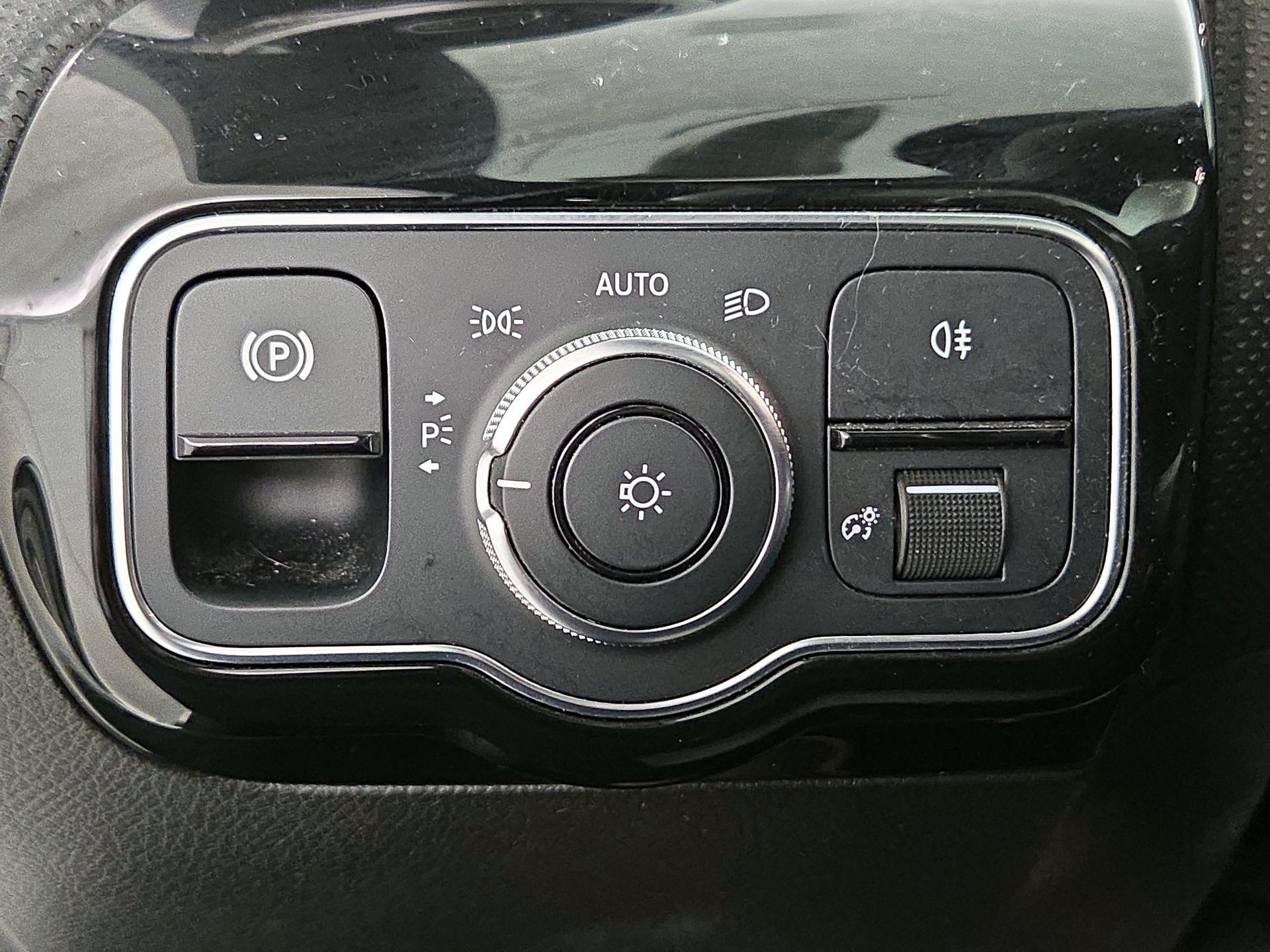 Thumbnail: 2019 Mercedes-Benz A-Class - 13