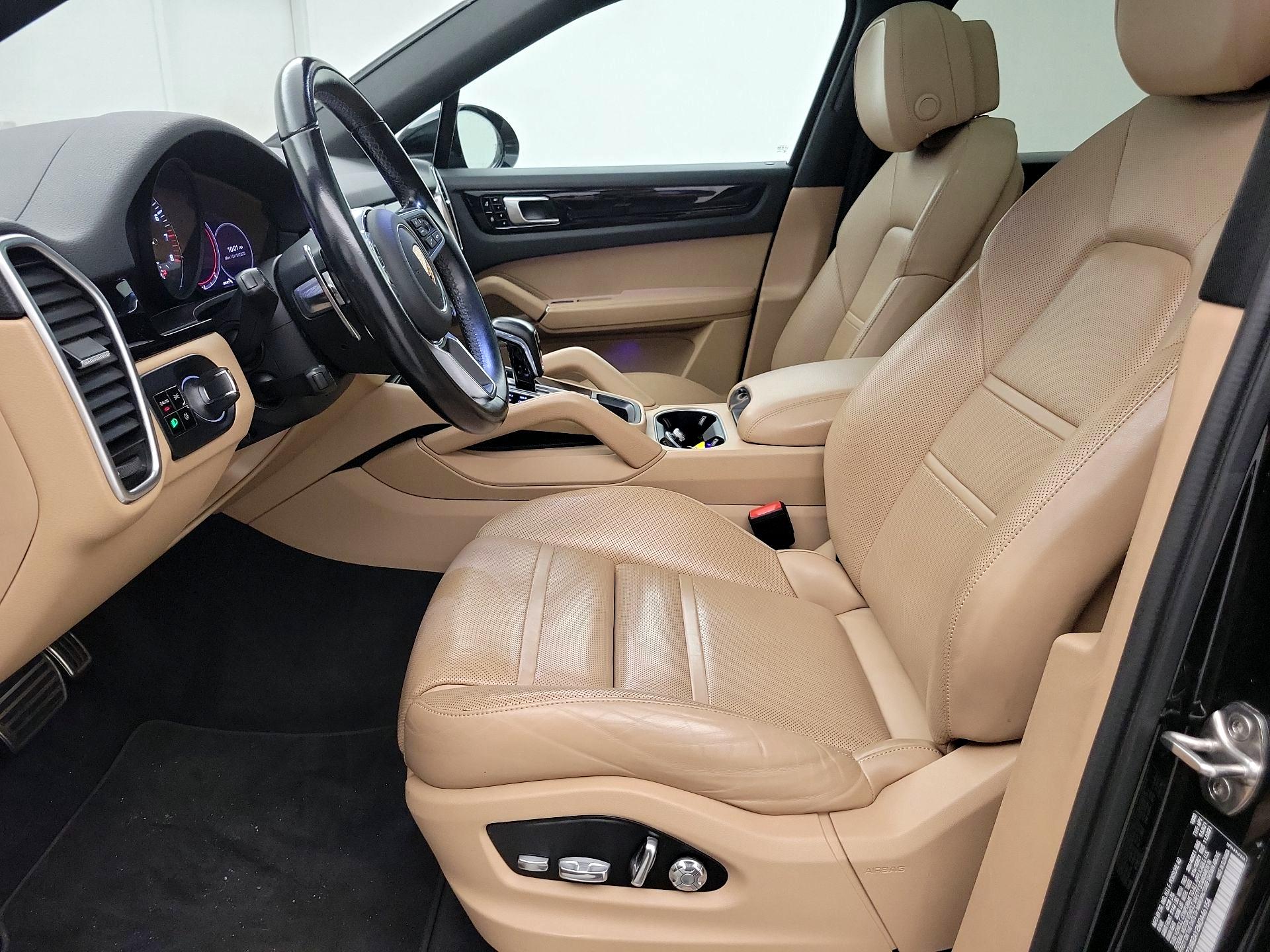 Thumbnail: 2021 Porsche Cayenne - 11