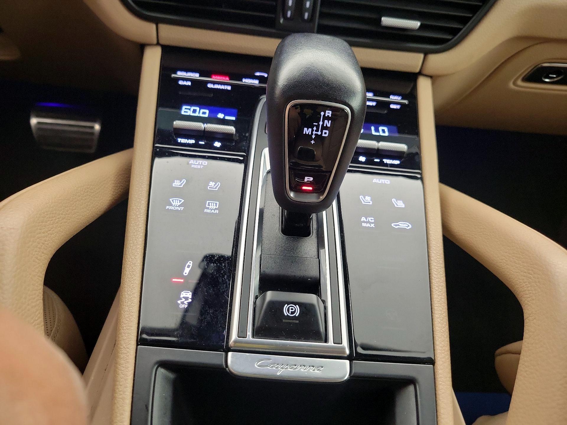 Thumbnail: 2021 Porsche Cayenne - 18