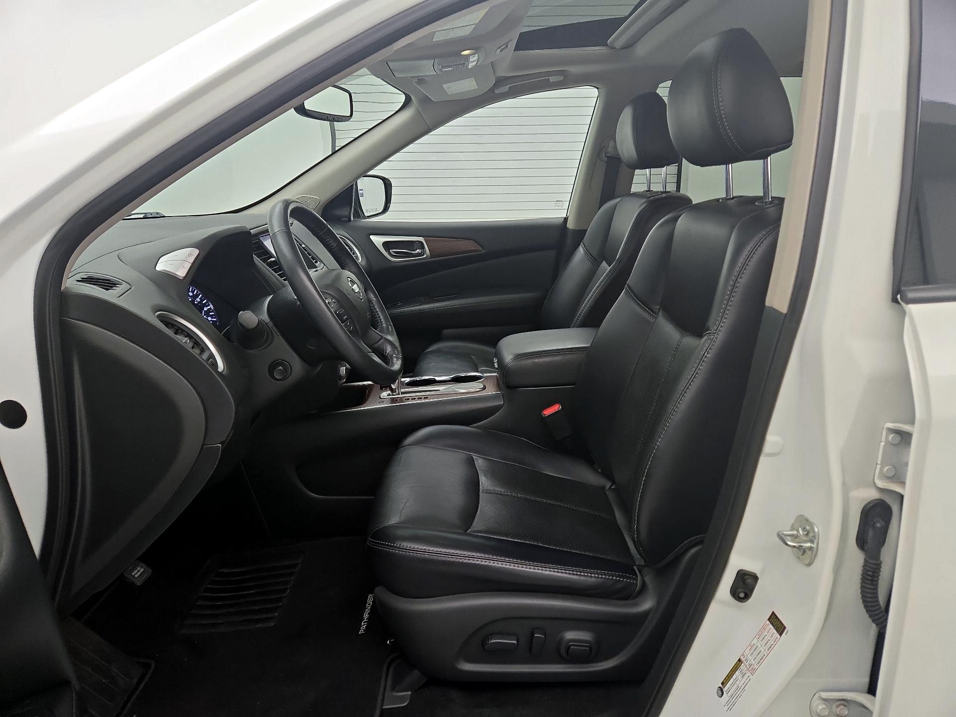 Thumbnail: 2019 Nissan Pathfinder - 11