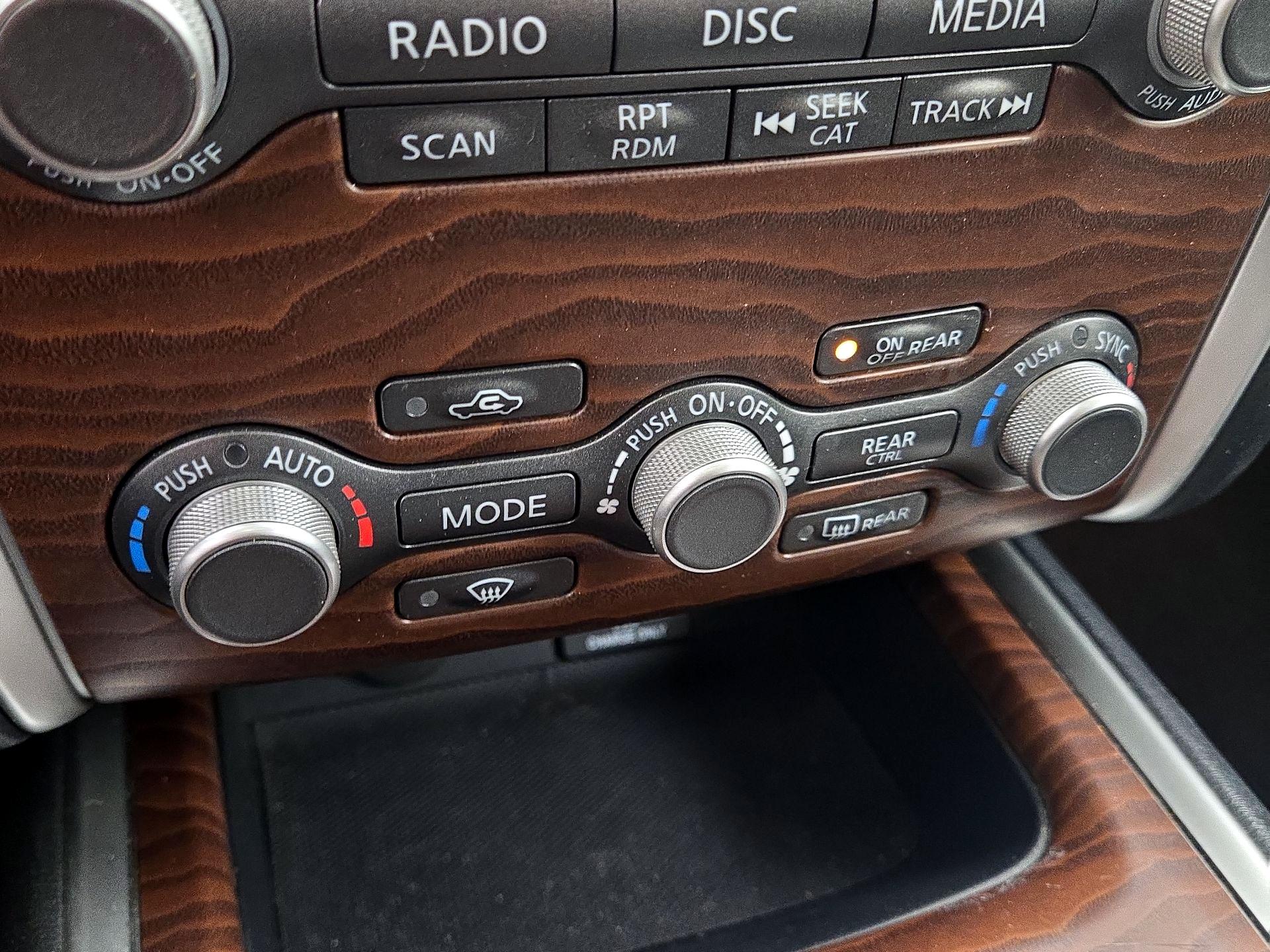 Thumbnail: 2019 Nissan Pathfinder - 17