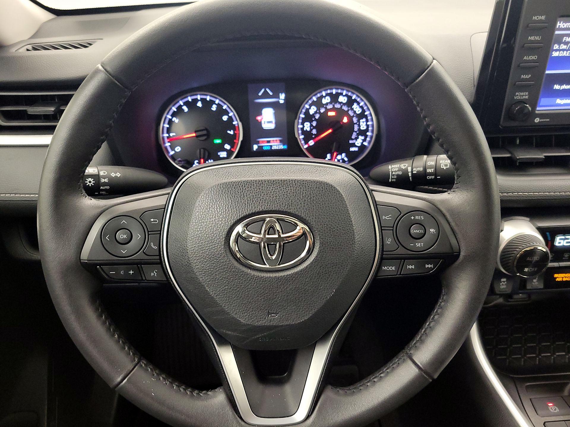 Thumbnail: 2022 Toyota RAV4 - 10