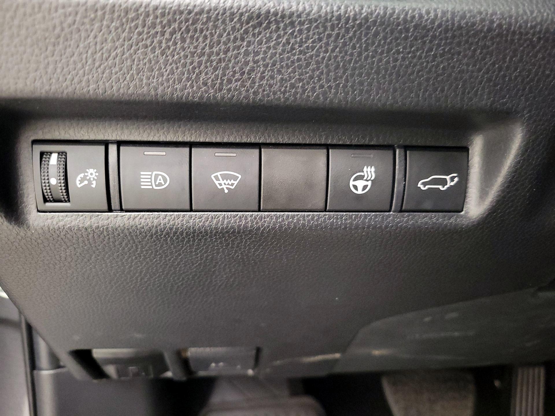 Thumbnail: 2022 Toyota RAV4 - 13