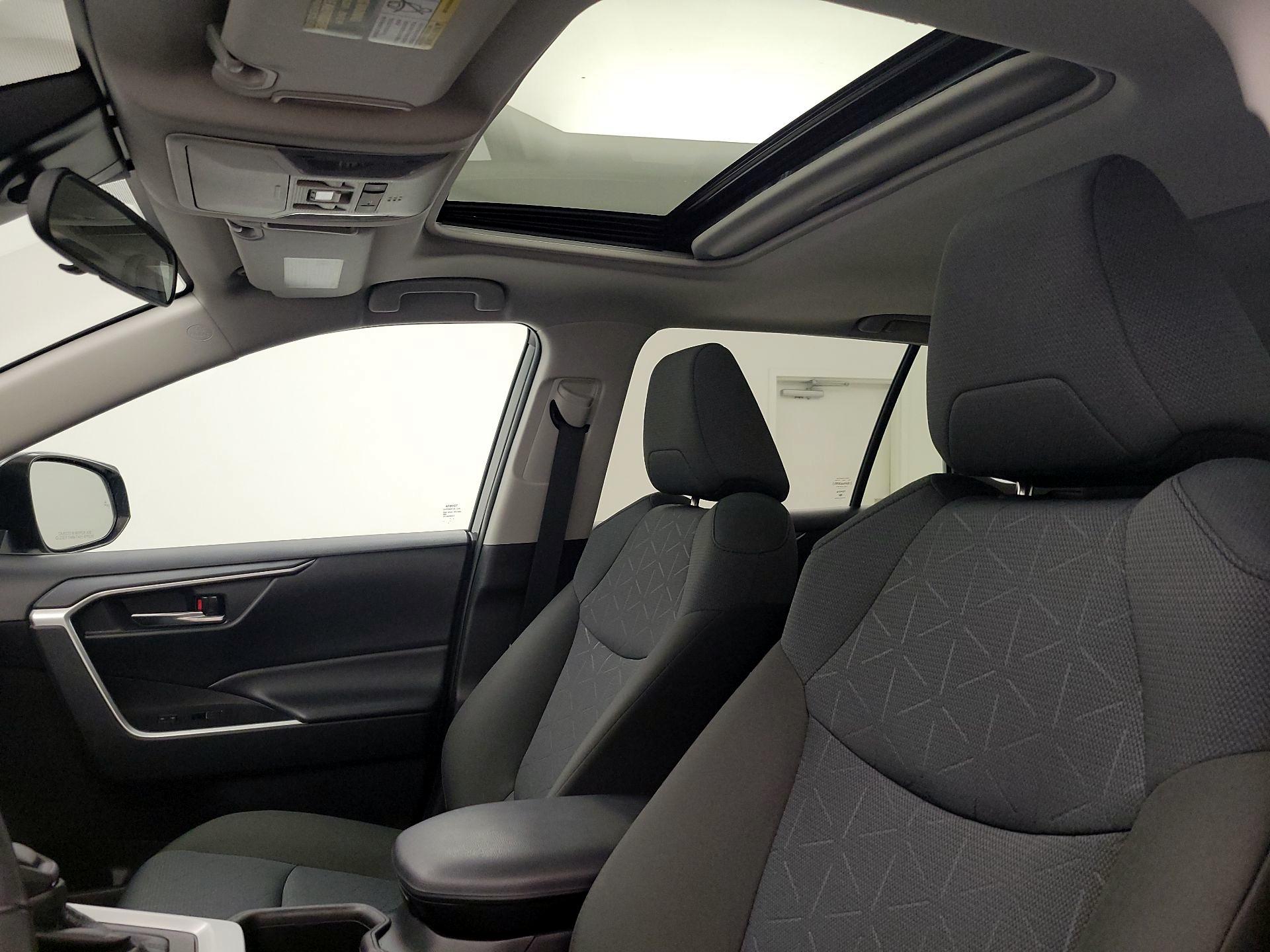 Thumbnail: 2022 Toyota RAV4 - 19