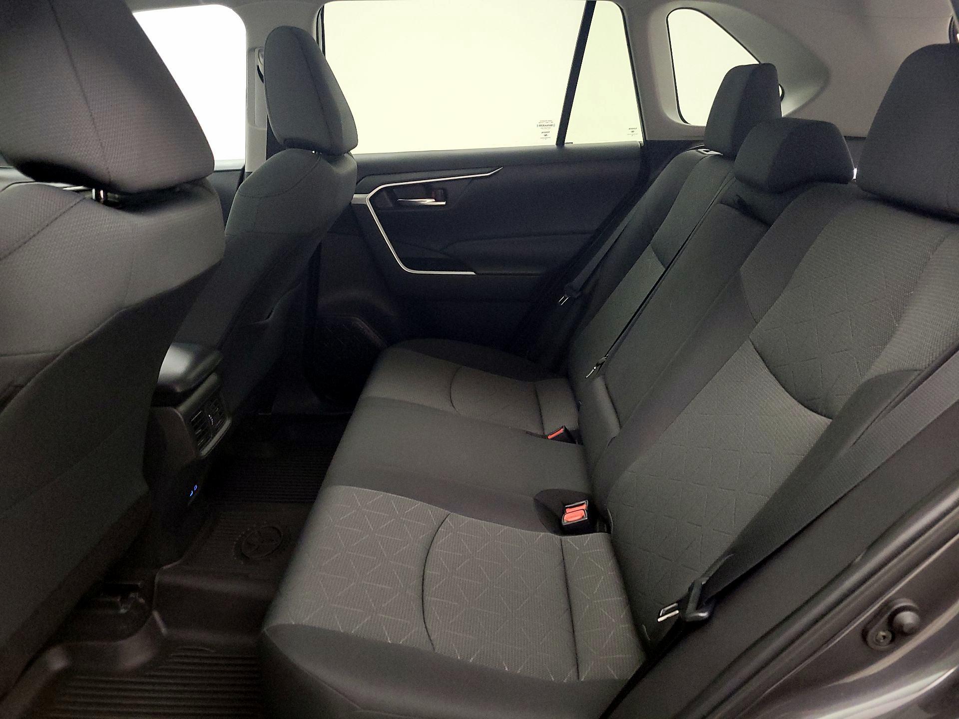 Thumbnail: 2022 Toyota RAV4 - 20