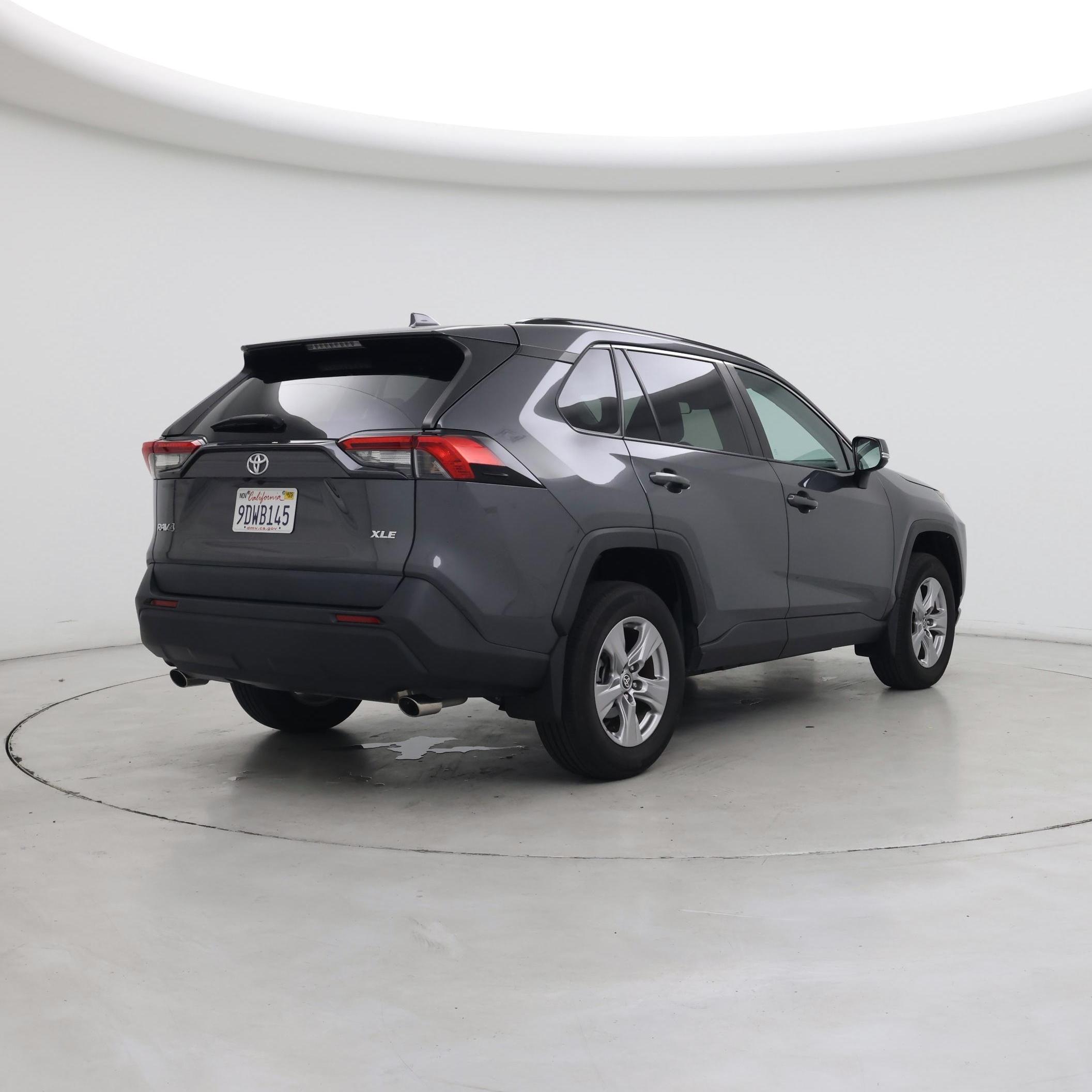 Thumbnail: 2022 Toyota RAV4 - 8