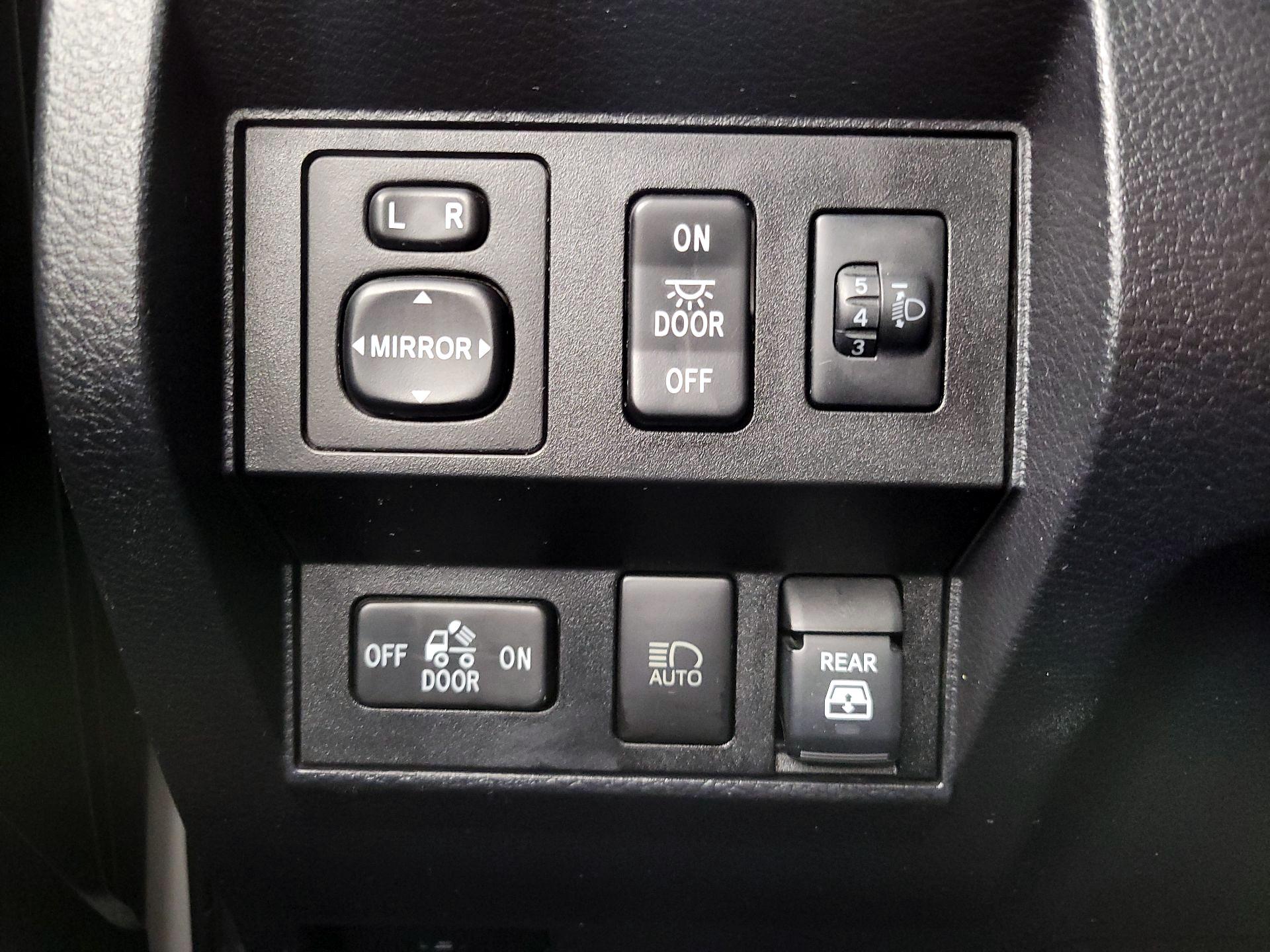 Thumbnail: 2020 Toyota Tundra - 13