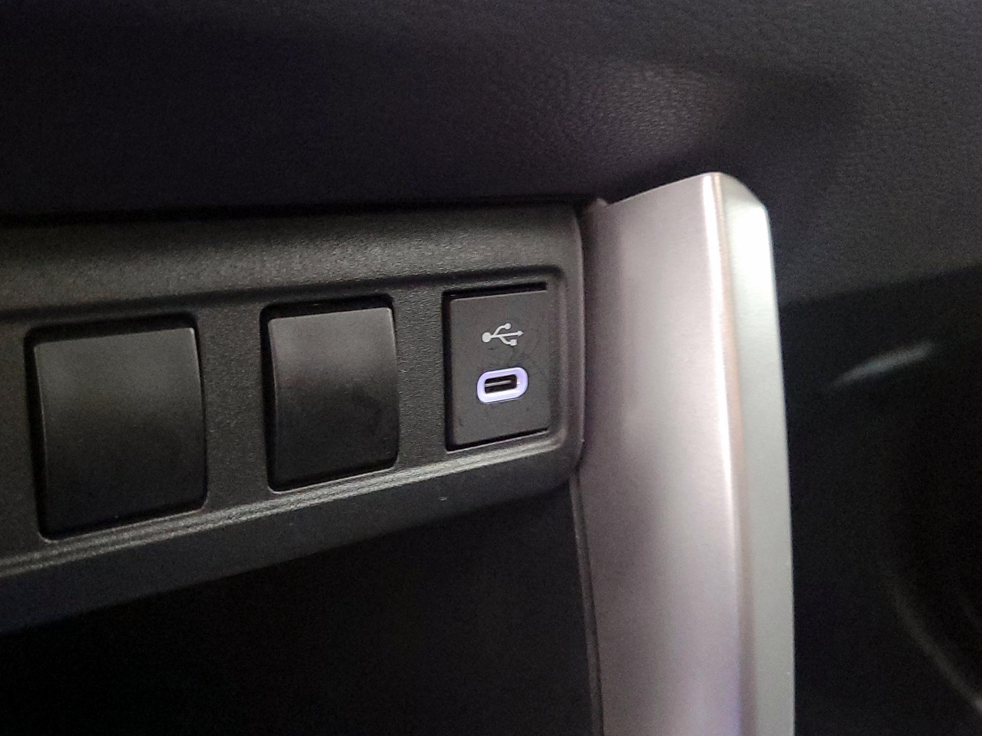 Thumbnail: 2023 Toyota Corolla Cross - 18