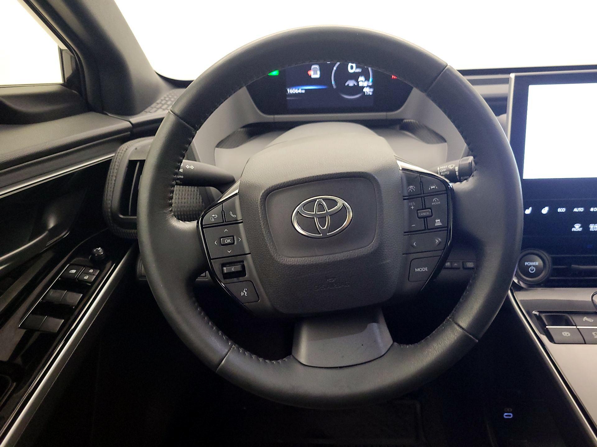 Thumbnail: 2023 Toyota bZ4X - 10