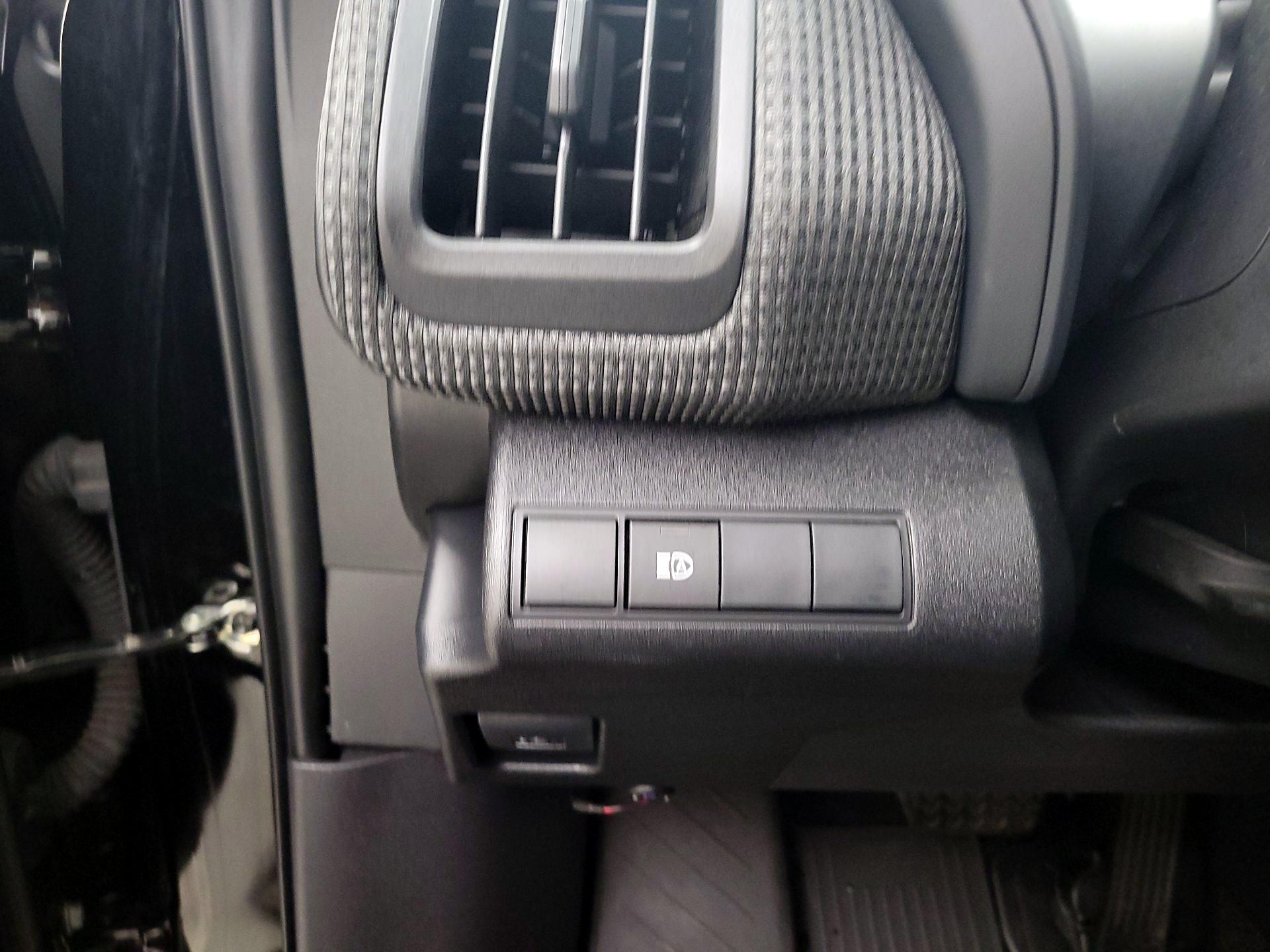 Thumbnail: 2023 Toyota bZ4X - 13