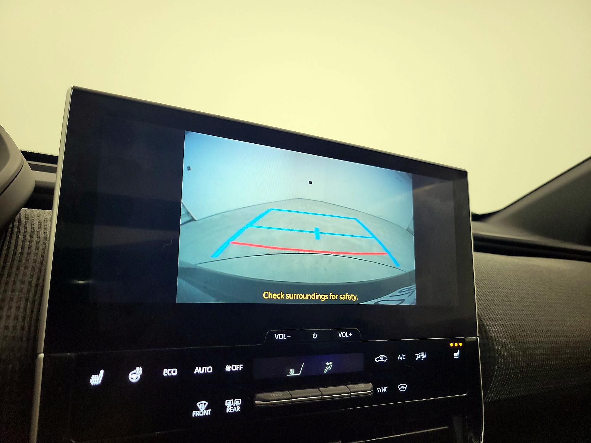 Thumbnail: 2023 Toyota bZ4X - 15