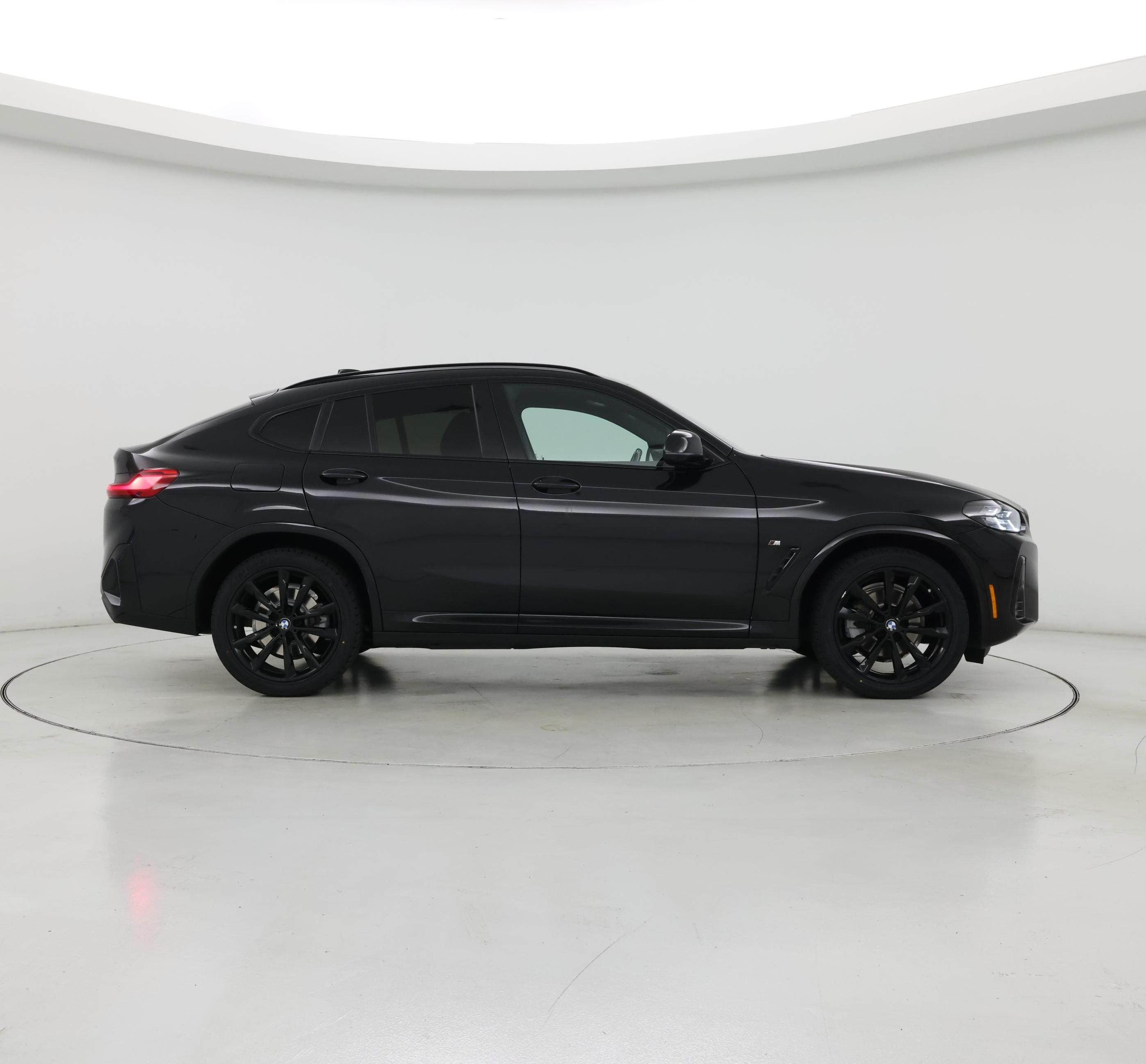 Thumbnail: 2023 BMW X4 - 7