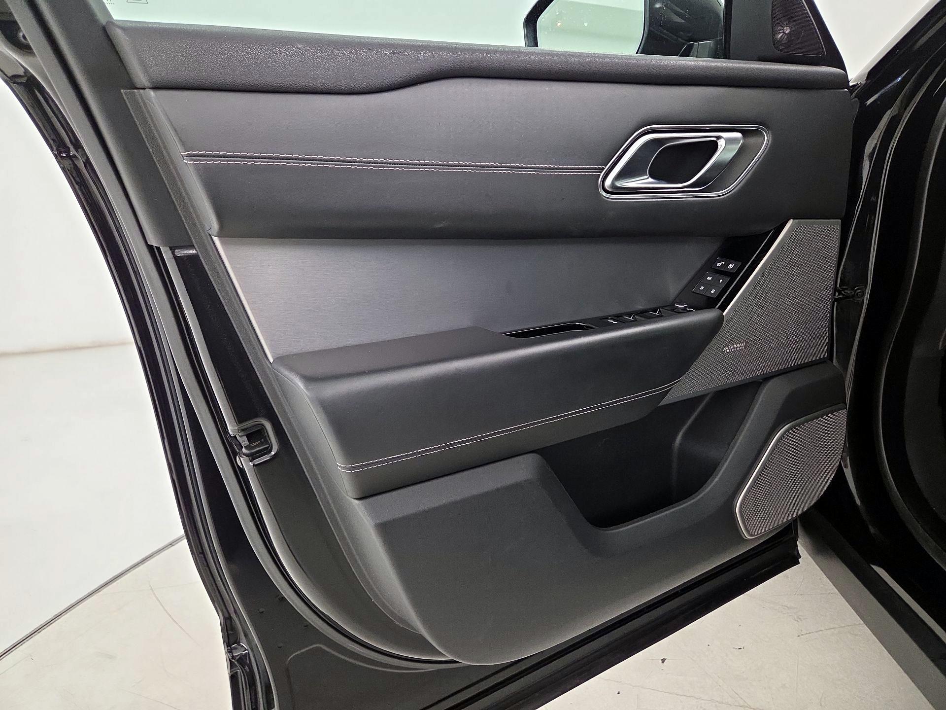 Thumbnail: 2020 Land Rover Range Rover Velar - 12