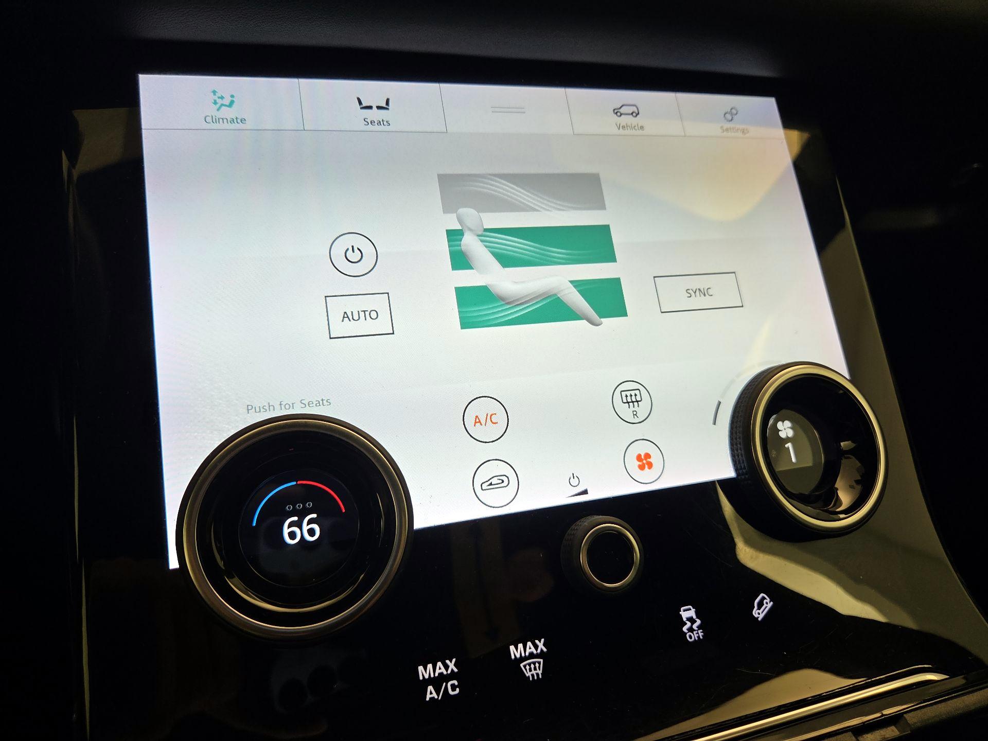 Thumbnail: 2020 Land Rover Range Rover Velar - 17