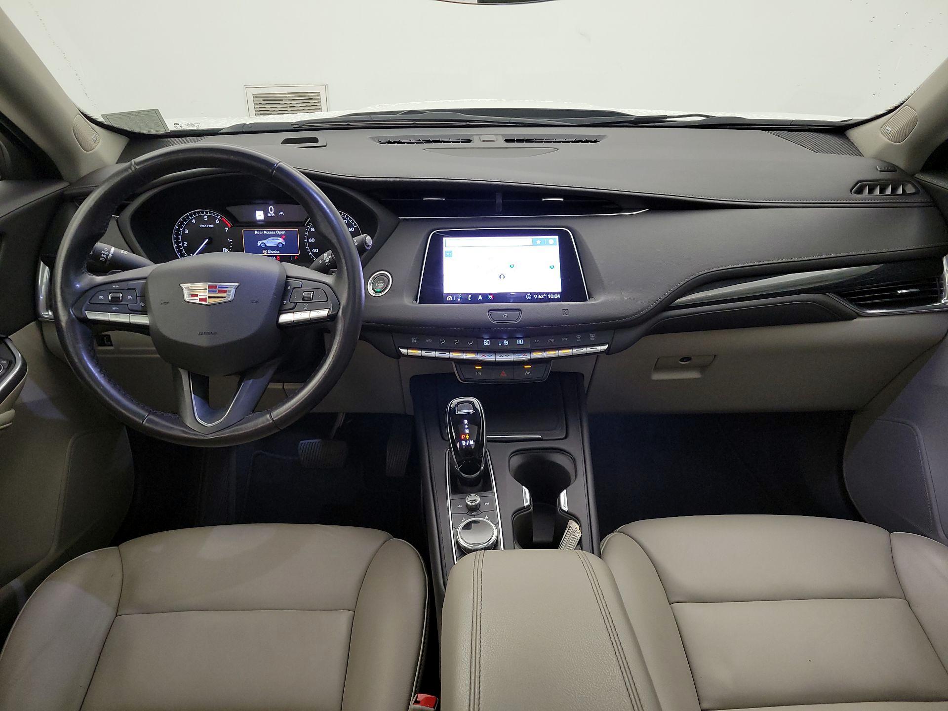 Thumbnail: 2020 Cadillac XT4 - 9